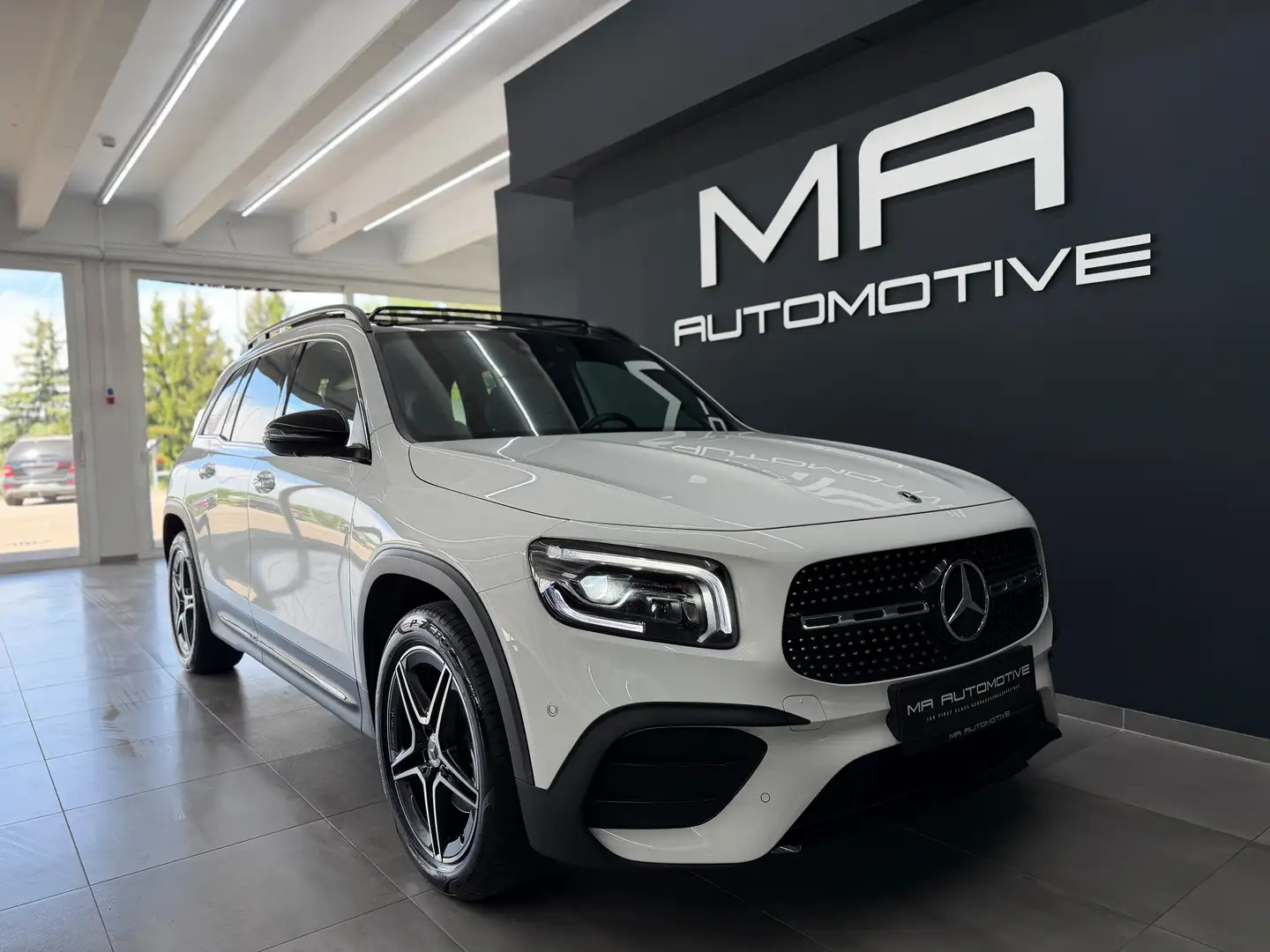 Mercedes-Benz GLB 200 200 d 4Matic AMG*PANO*360*BURM*HUD*MASSAGE*AHK*UVM Weiß - 2