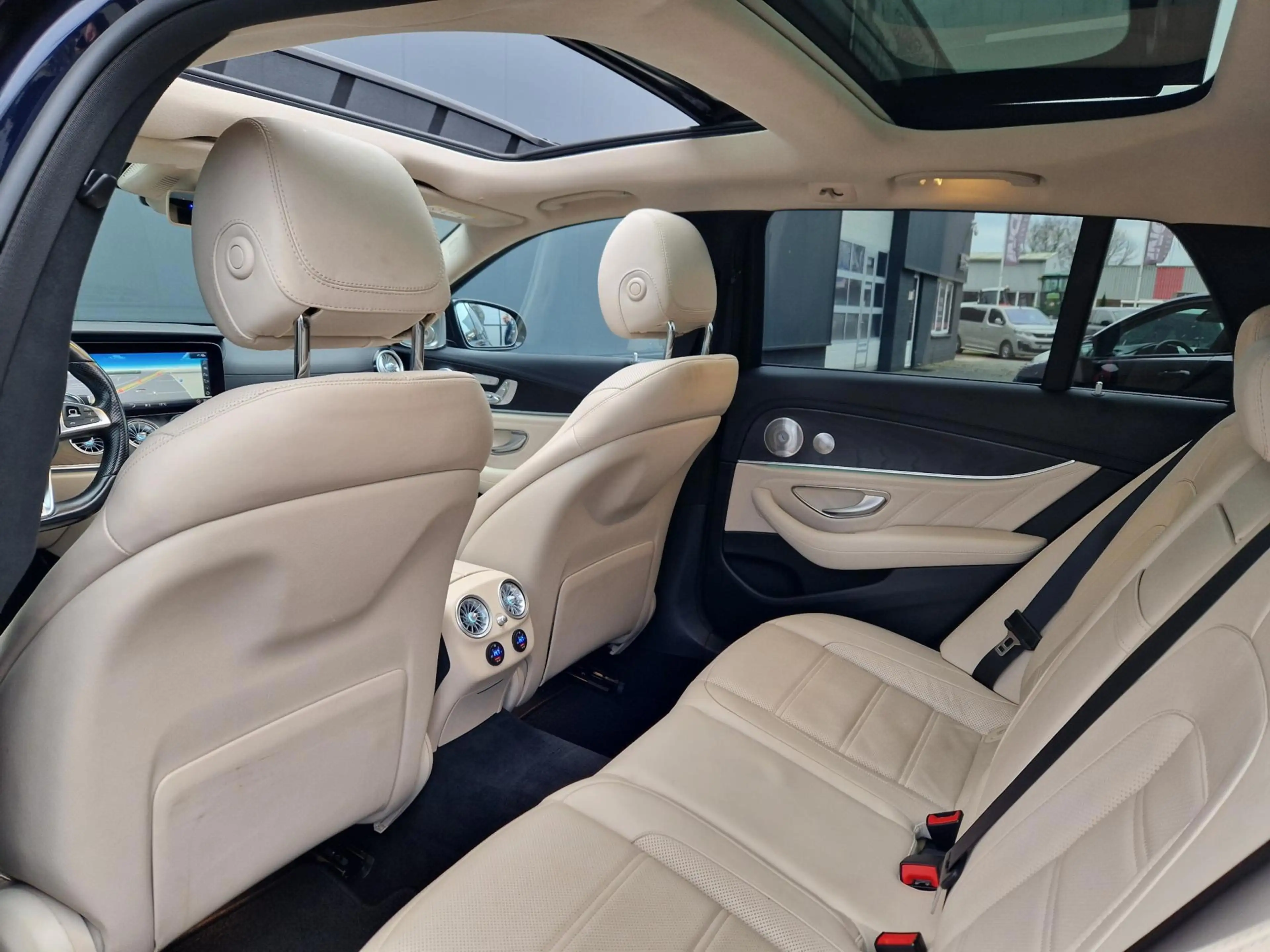 Mercedes-Benz E 63 AMG 4MATIC Premium Plus Akrapovic Full! — photo 13