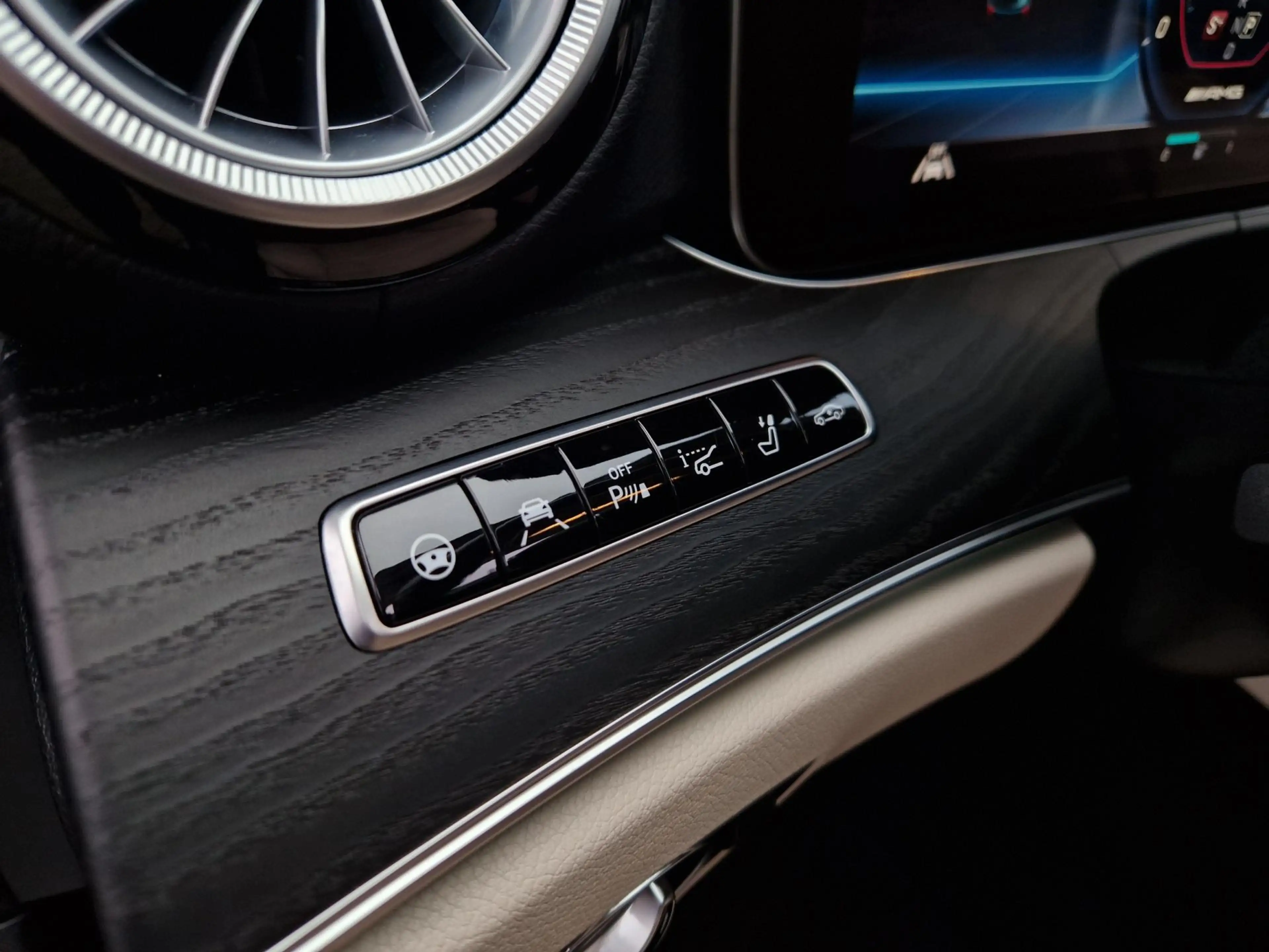 Mercedes-Benz E 63 AMG 4MATIC Premium Plus Akrapovic Full! — photo 15