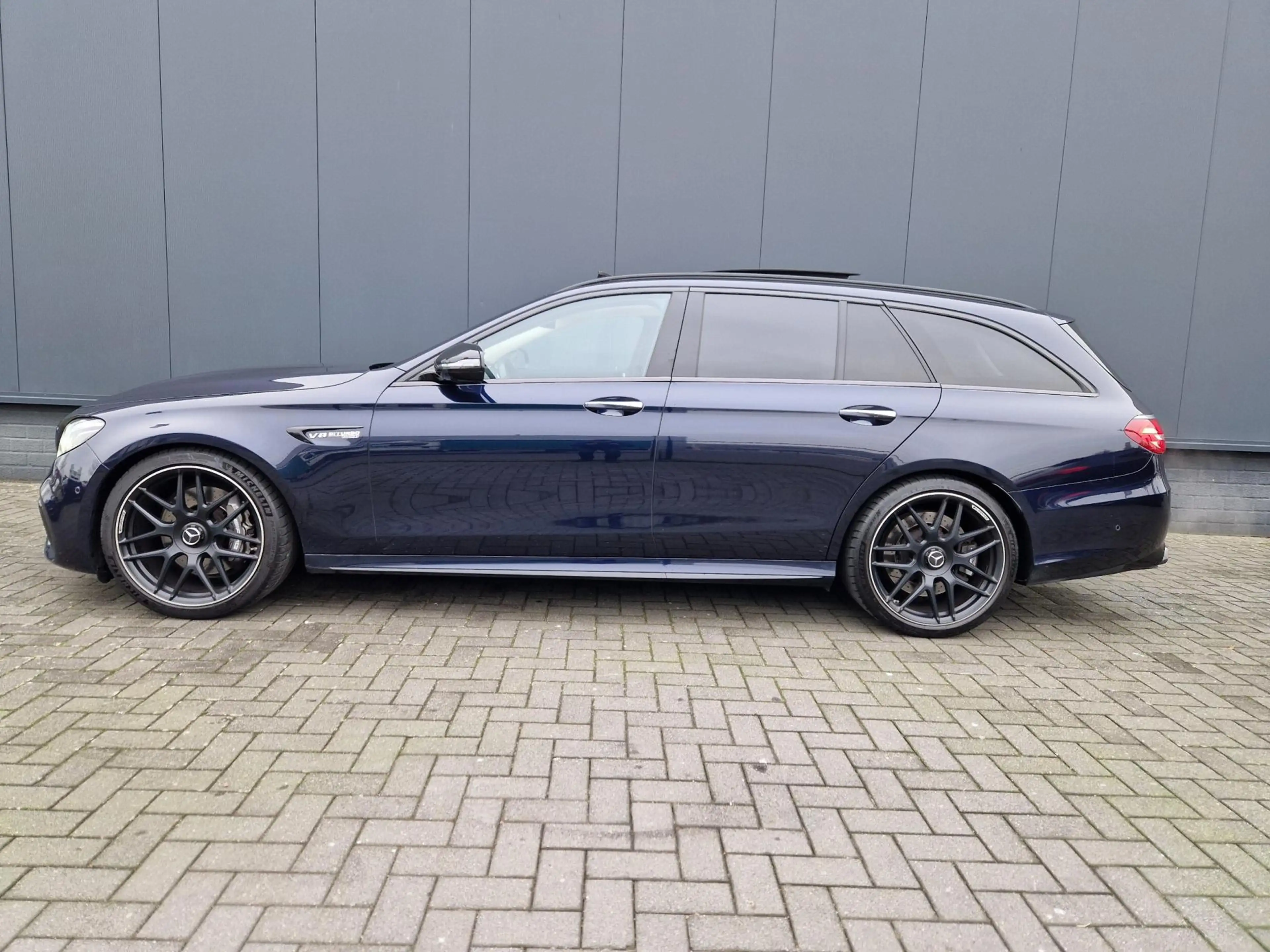 Mercedes-Benz E 63 AMG 4MATIC Premium Plus Akrapovic Full! — photo 2