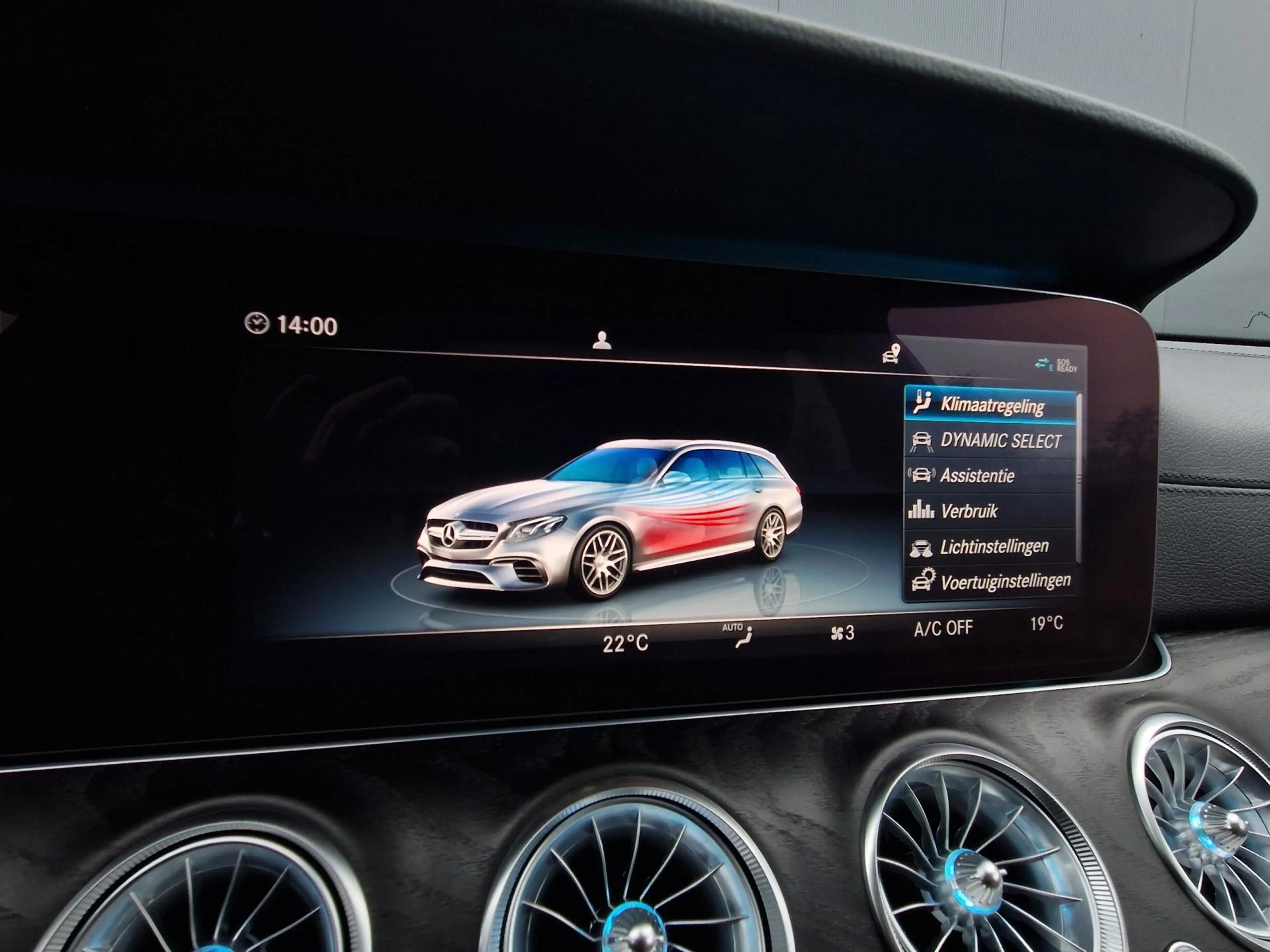 Mercedes-Benz E 63 AMG 4MATIC Premium Plus Akrapovic Full! — photo 31