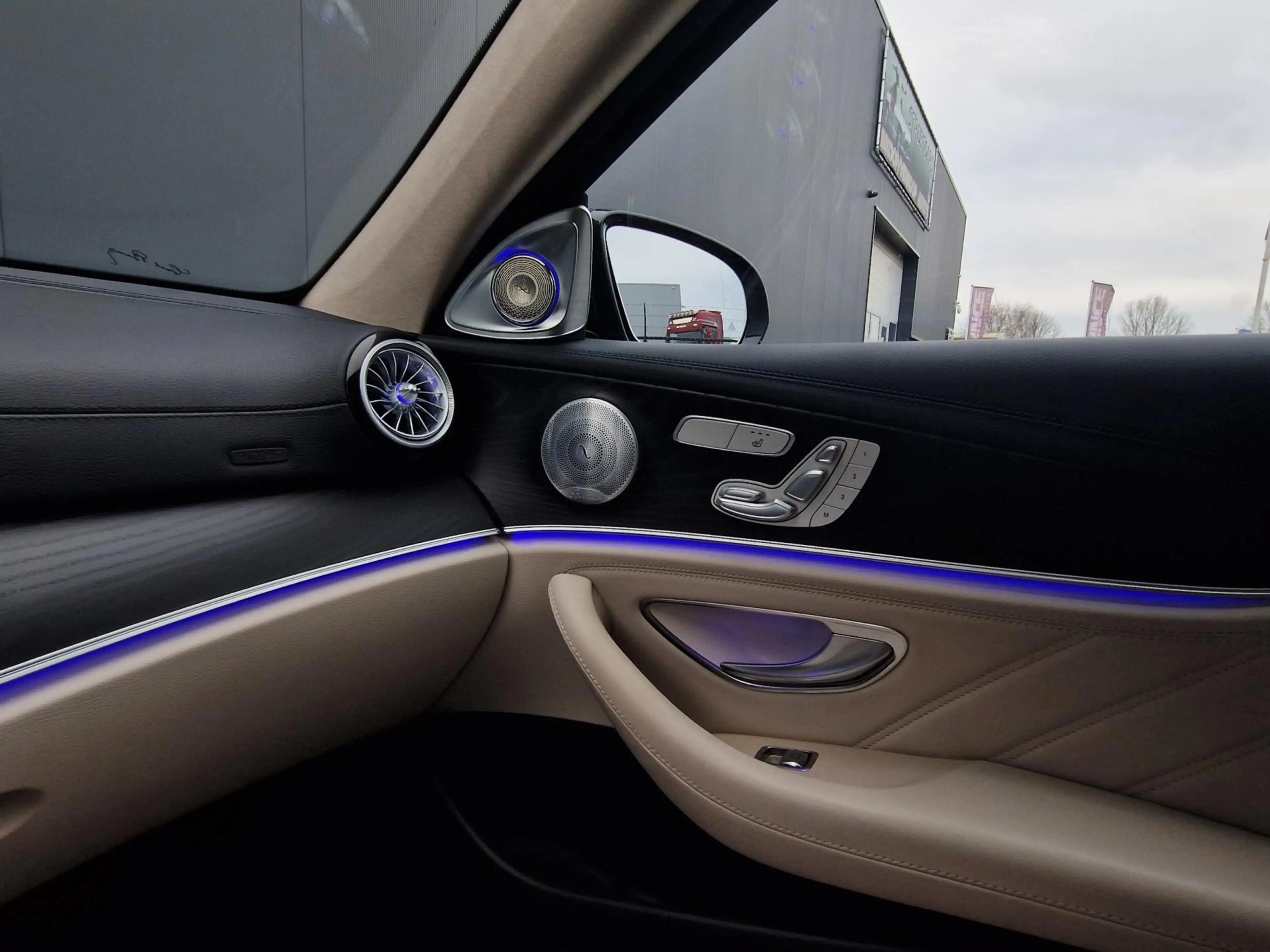 Mercedes-Benz E 63 AMG 4MATIC Premium Plus Akrapovic Full! — photo 50