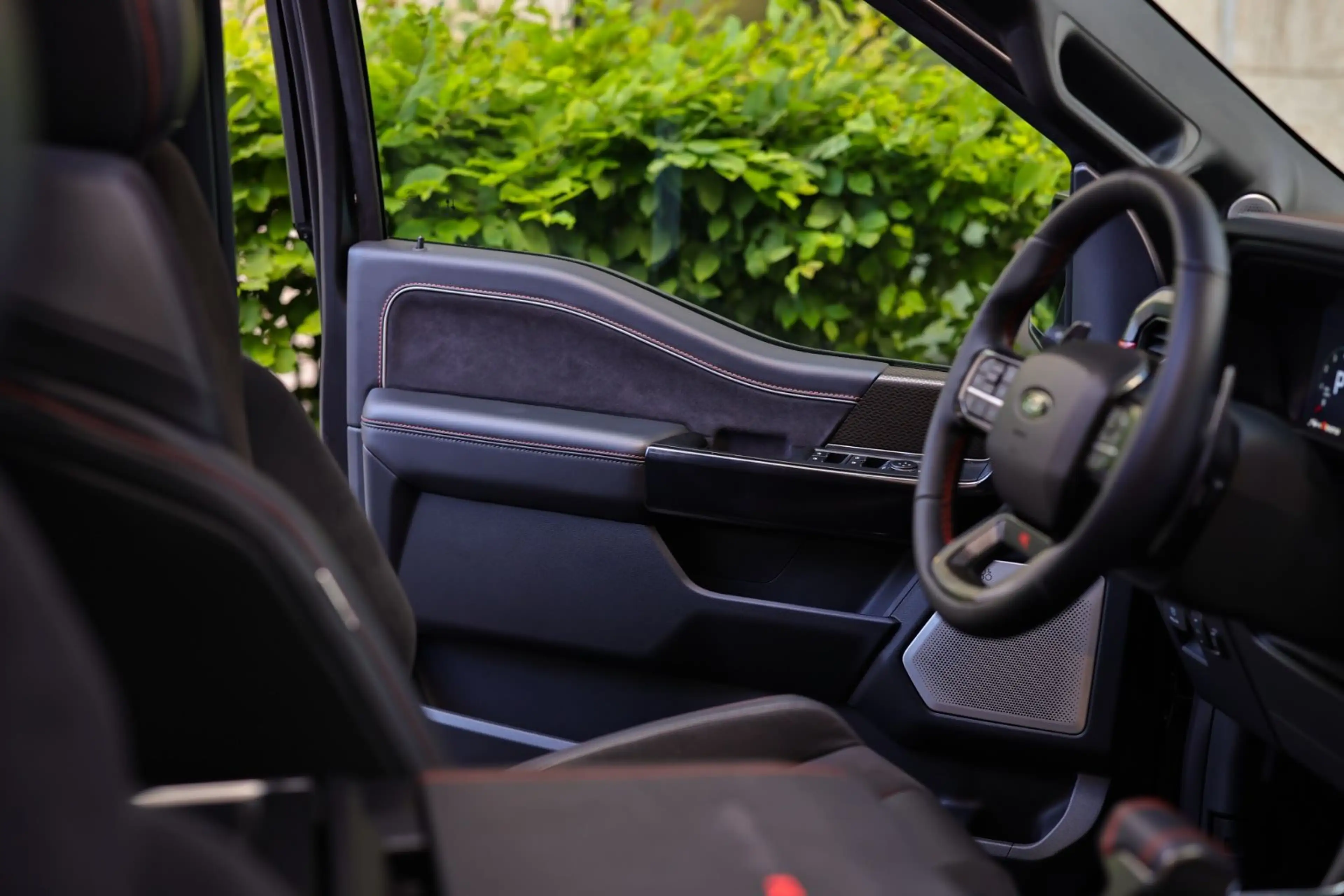 Ford F 150 Raptor R 5.2 Supercharged V8 Pano MY2026 — photo 15