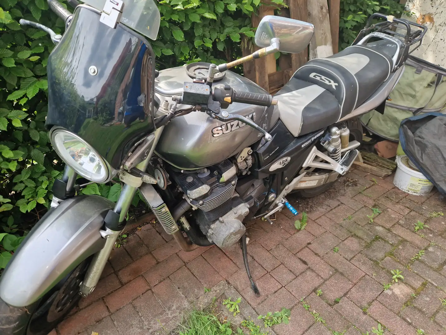 Suzuki GSX 1400 Срібний - 2