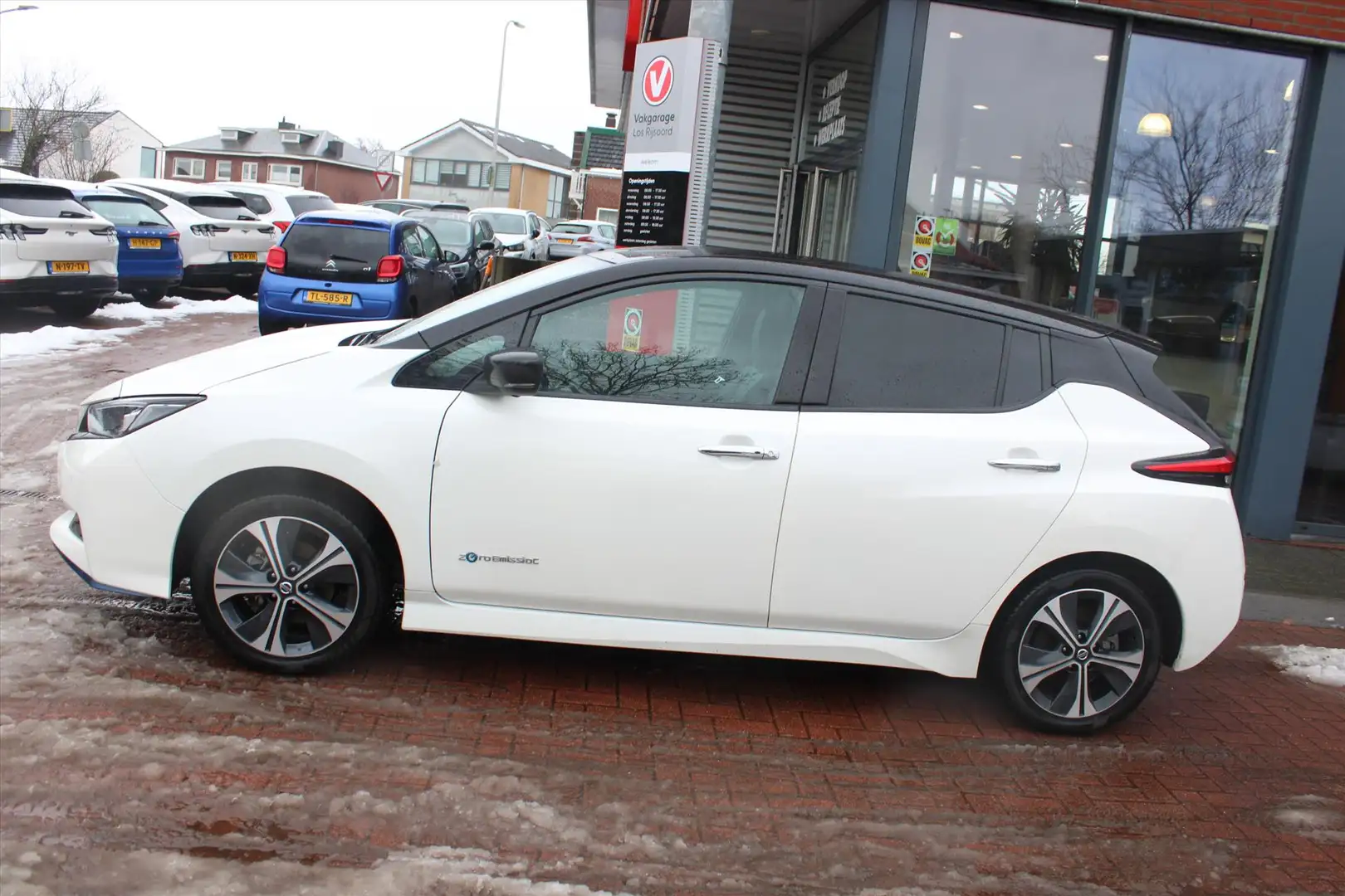 Nissan Leaf EV 62kWh *Tekna* | Carplay | Adaptive Cruise & Cli Blanc - 2