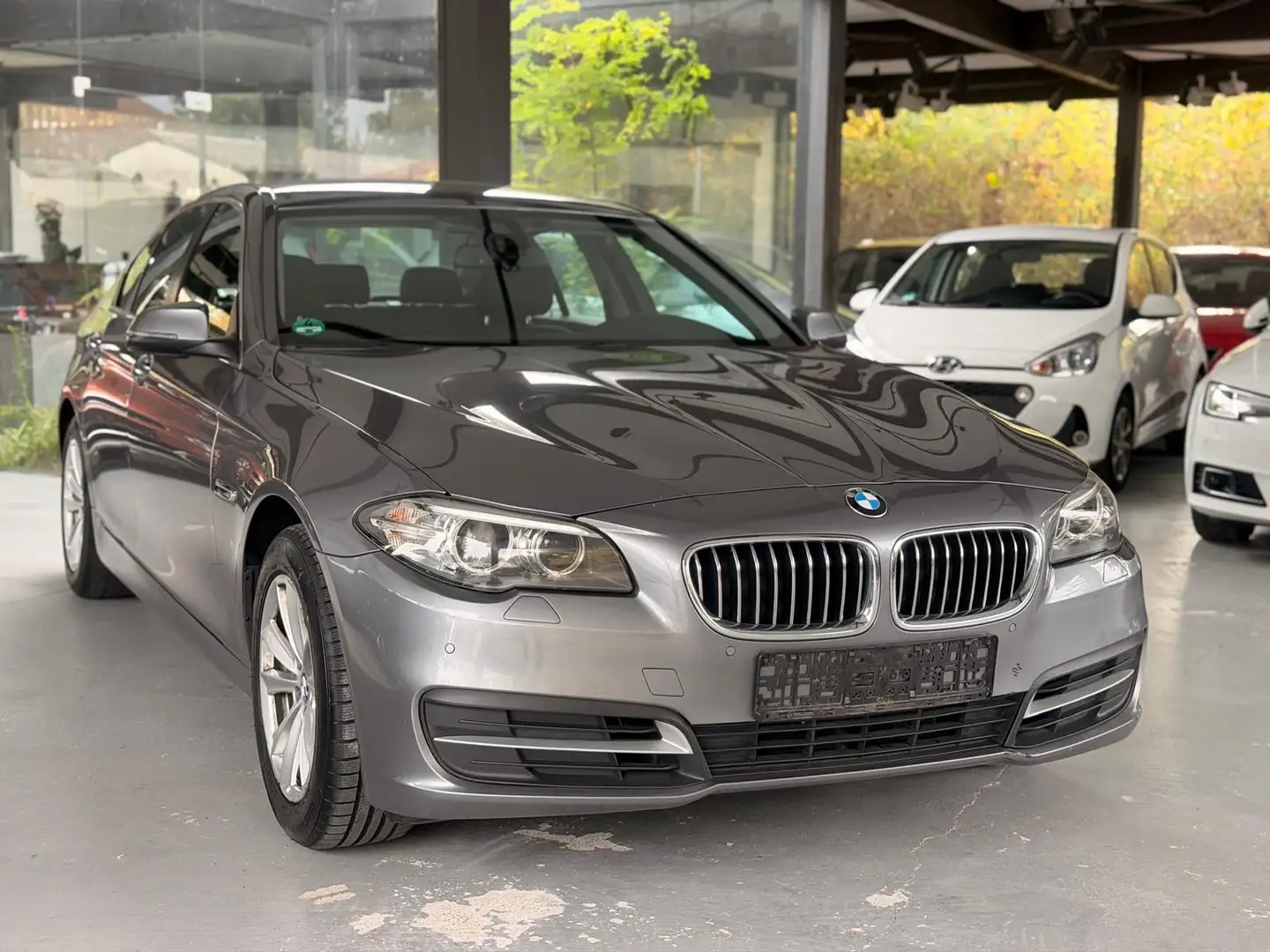 BMW 520 d xDrive-Tempo-PDC-8Fach-SHZ-2.Hand Gris - 1