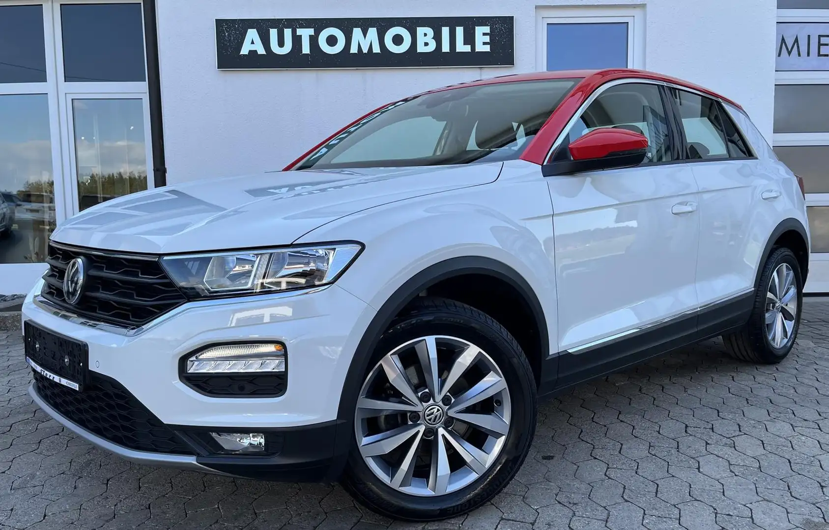 Volkswagen T-Roc Style 1.5 TSI NAVI PDC SHZ ALU KLIMA Weiß - 1