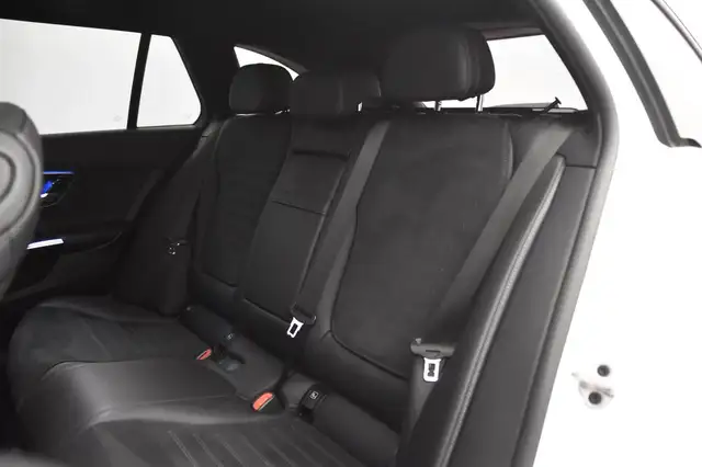 Mercedes-Benz C-Class view 14
