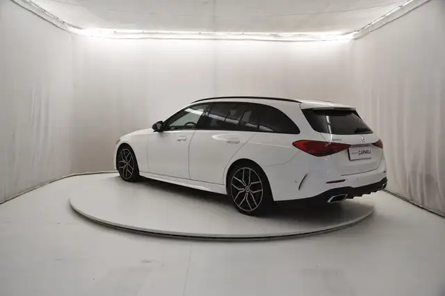 Mercedes-Benz C-Class view 3