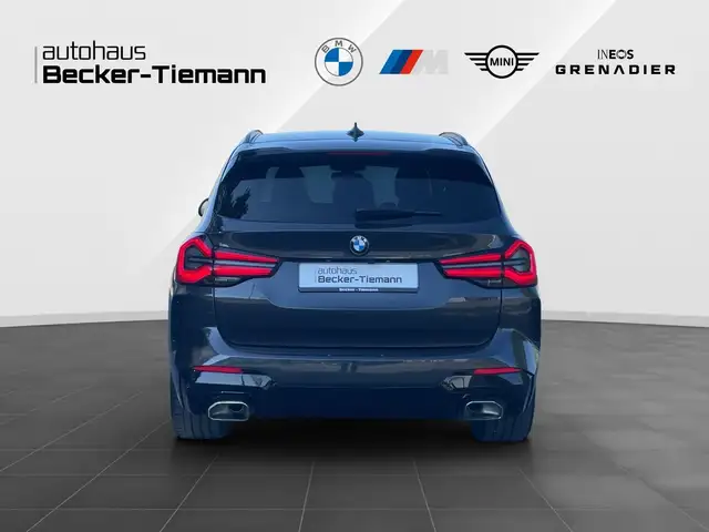 BMW X3 view 5