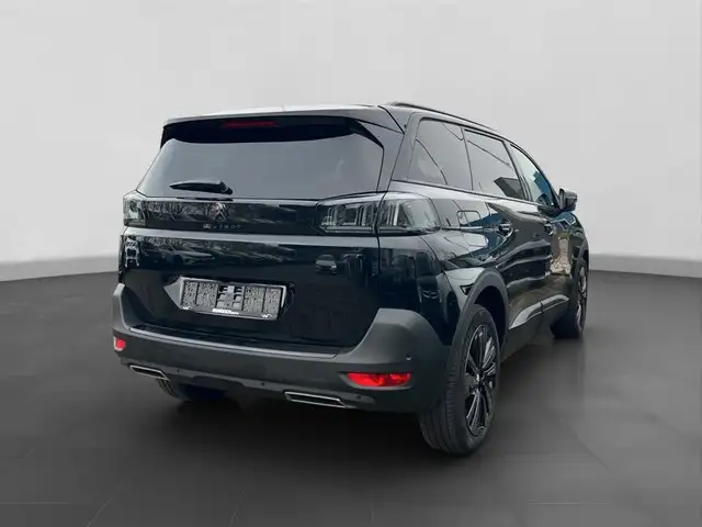 Peugeot 5008 view 5