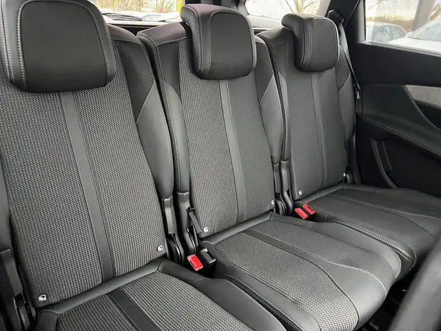 Peugeot 5008 view 14