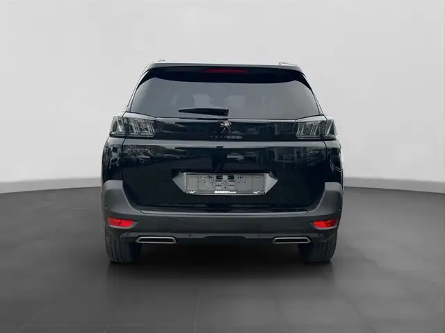 Peugeot 5008 view 4