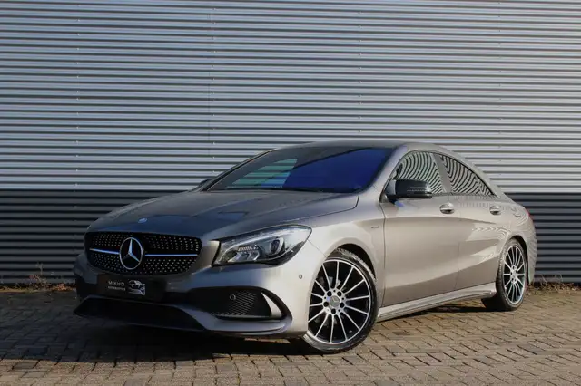Mercedes-Benz CLA 180 AMG | White Art Edition | Night pakket | Camera |