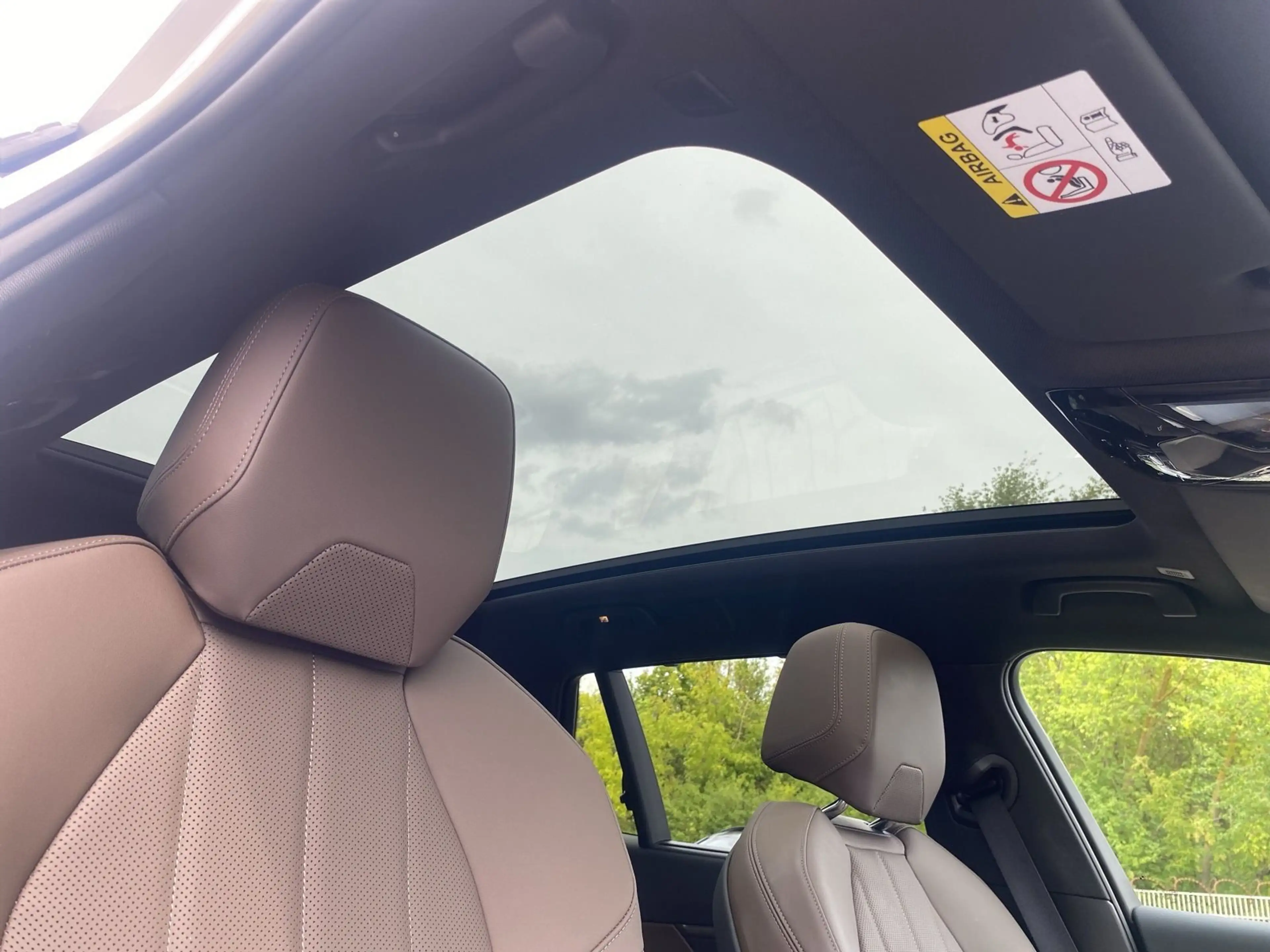 BMW 550 e xDrive Touring M-Sport AHK Pano B&W DA Pr. — photo 14
