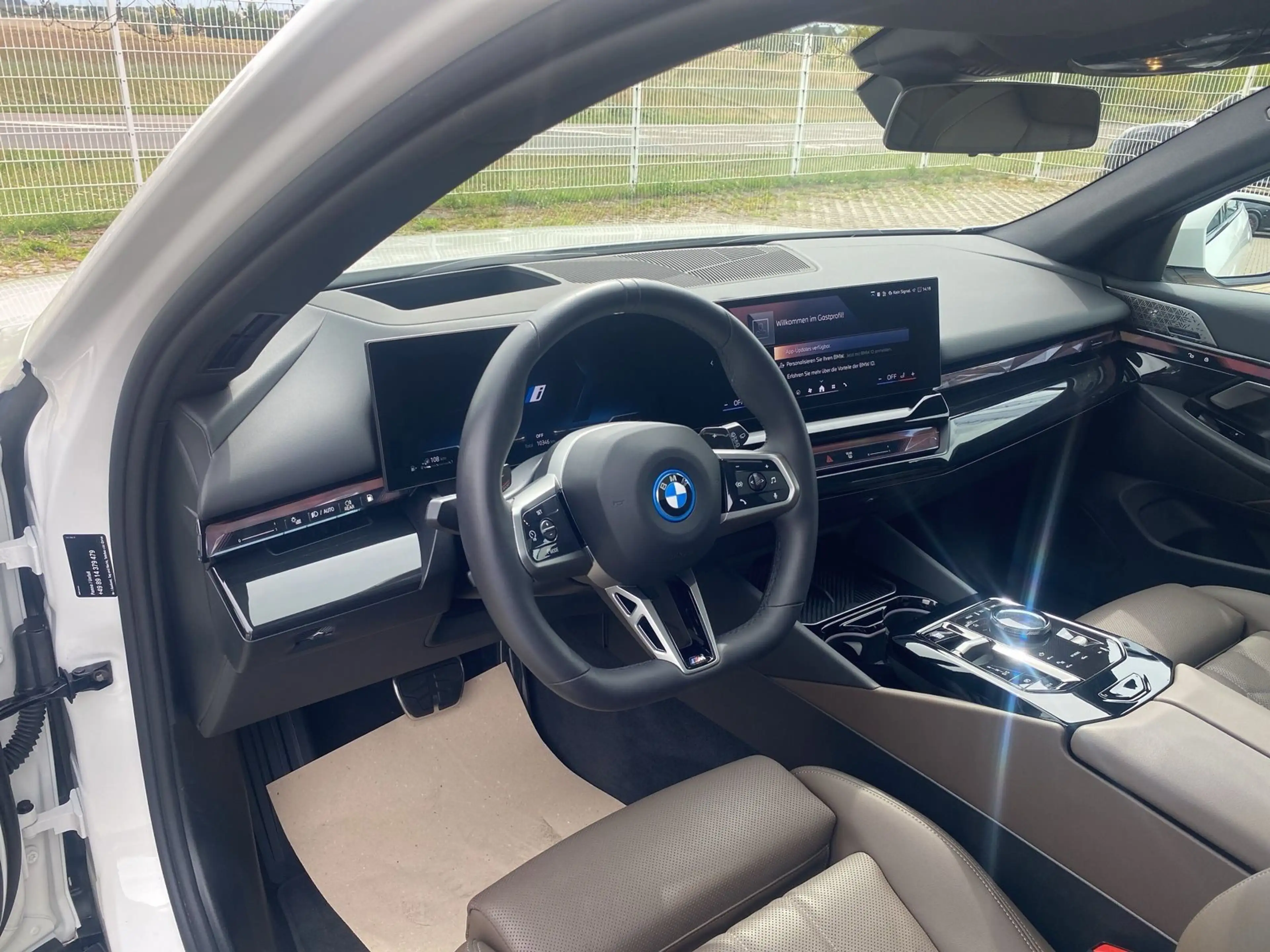 BMW 550 e xDrive Touring M-Sport AHK Pano B&W DA Pr. — photo 8