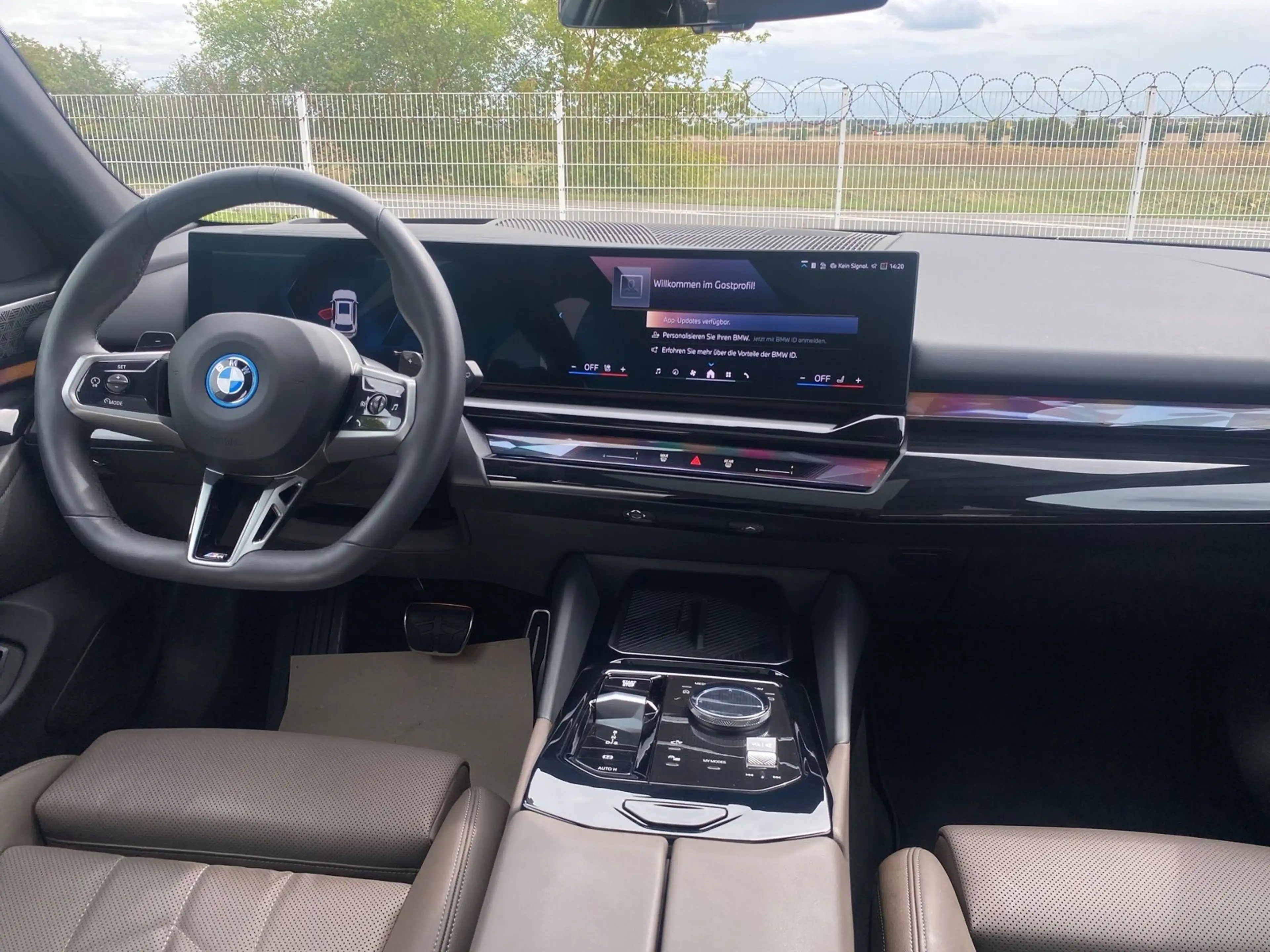 BMW 550 e xDrive Touring M-Sport AHK Pano B&W DA Pr. — photo 10