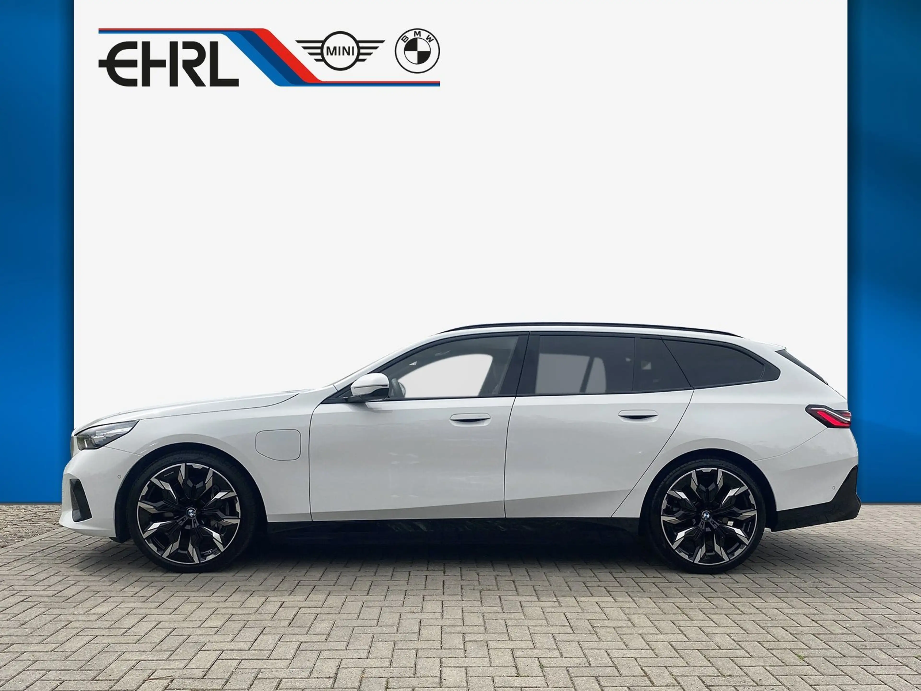 BMW 550 e xDrive Touring M-Sport AHK Pano B&W DA Pr. — photo 4