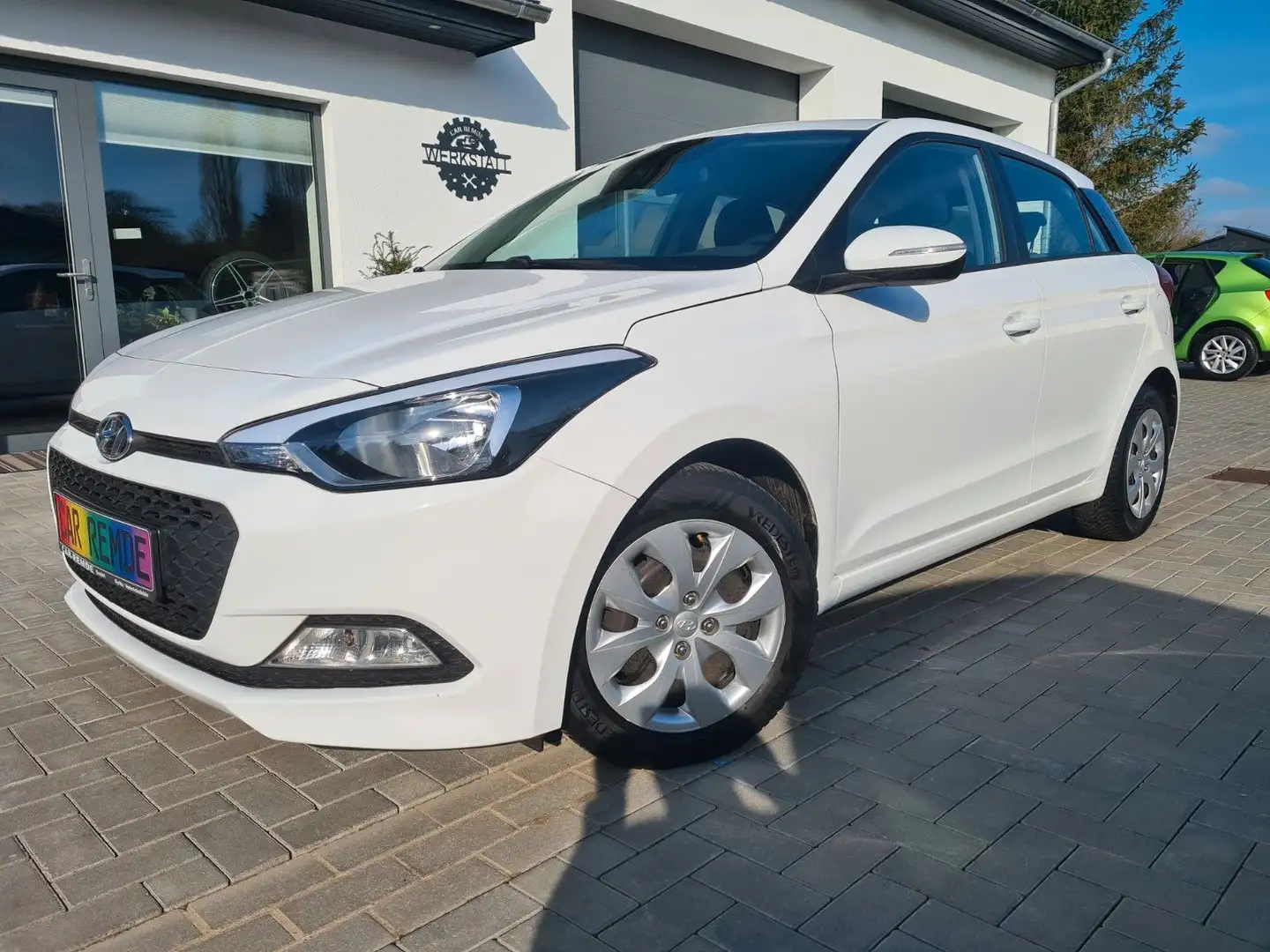 Hyundai i20 *KLIMA*PDC*Bluetooth*Tempomat* Weiß - 1