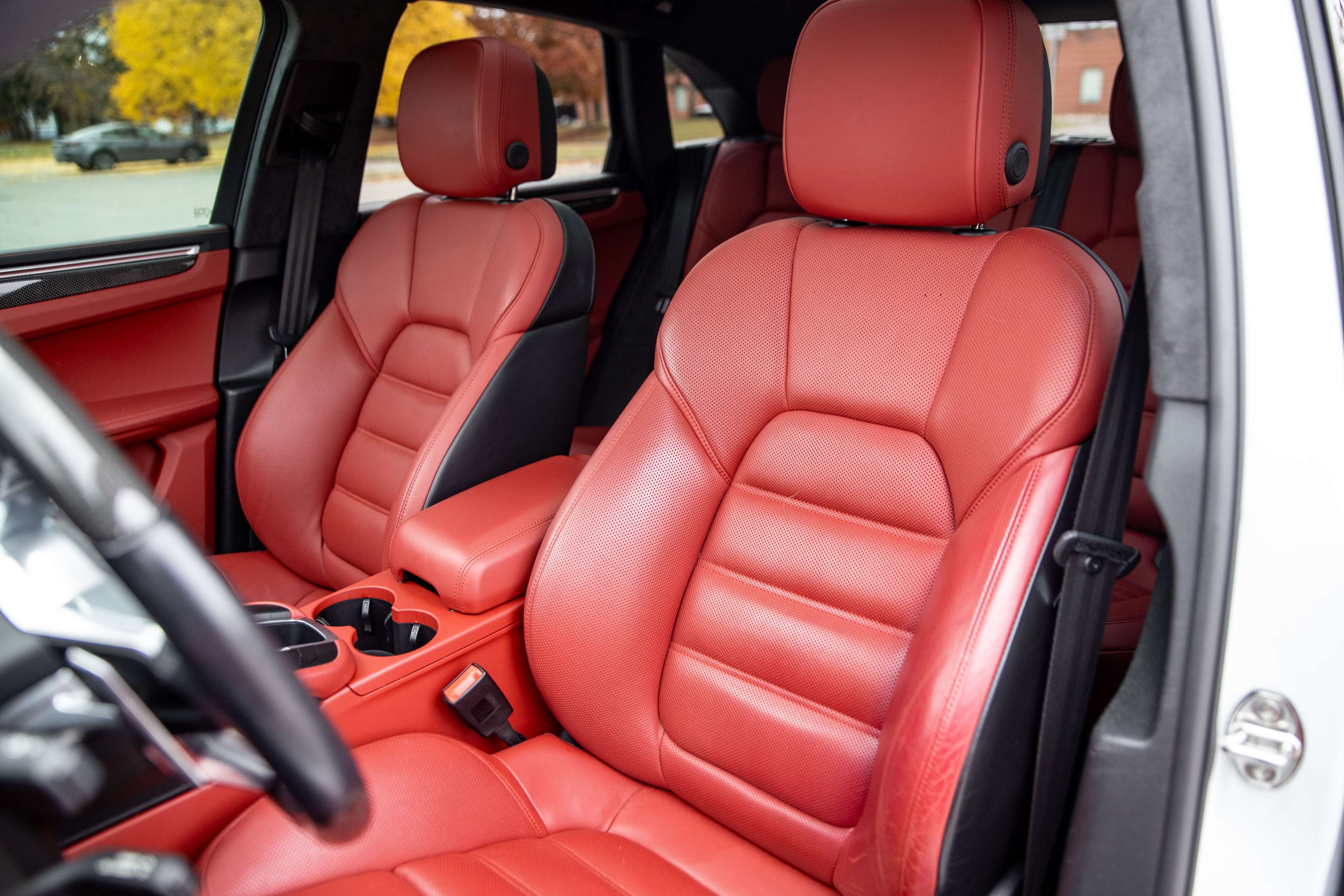 2017 Porsche Macan Turbo, Premium Plus, $26,000 in options, 1 of 290 thumb 30