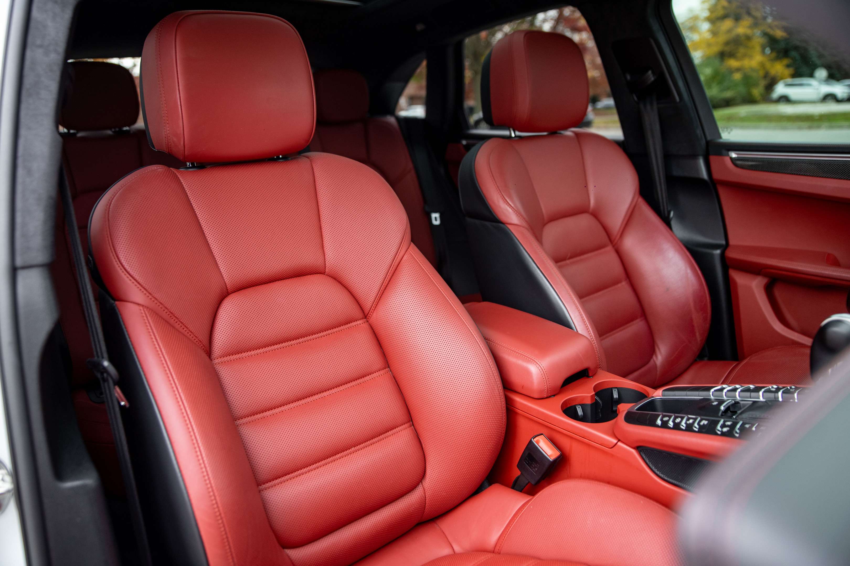 2017 Porsche Macan Turbo, Premium Plus, $26,000 in options, 1 of 290 thumb 40