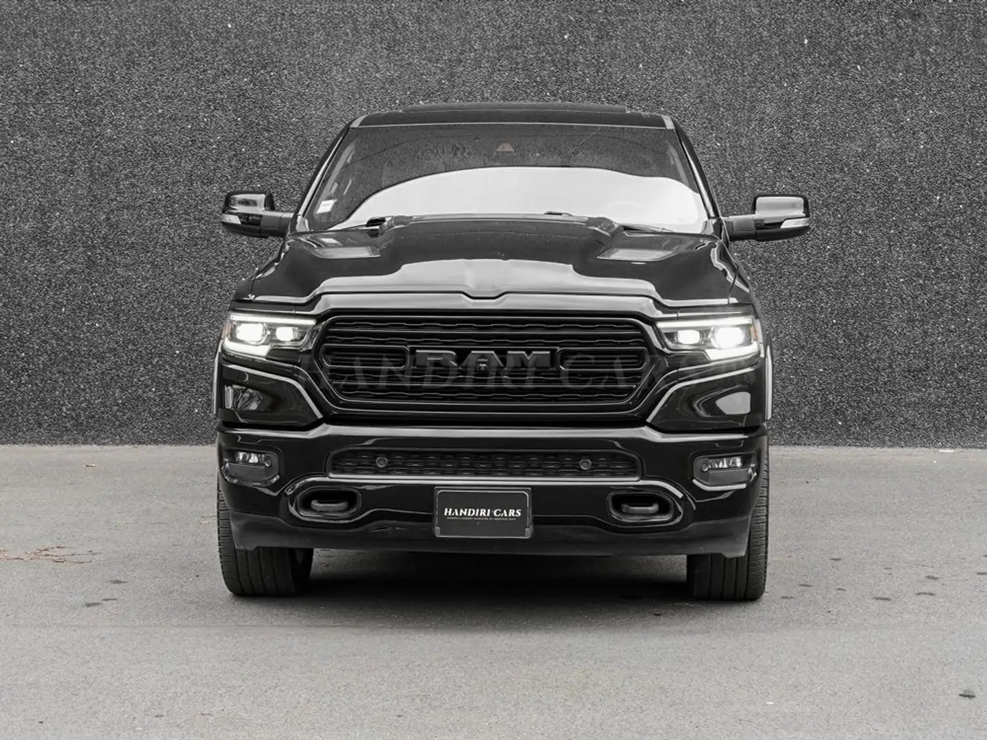 Dodge RAM 2020 Limited € 37000 +200L LPG +PANO + 360° Zwart - 2