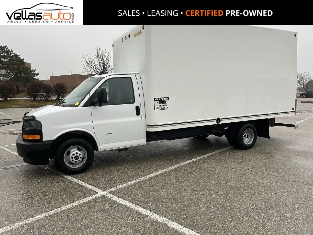 GMC Savana photo GMC Savana