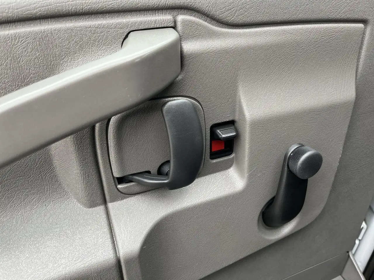 GMC Savana снимка GMC Savana