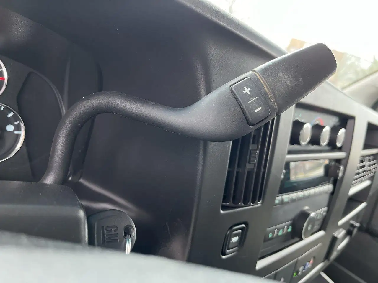 GMC Savana снимка GMC Savana