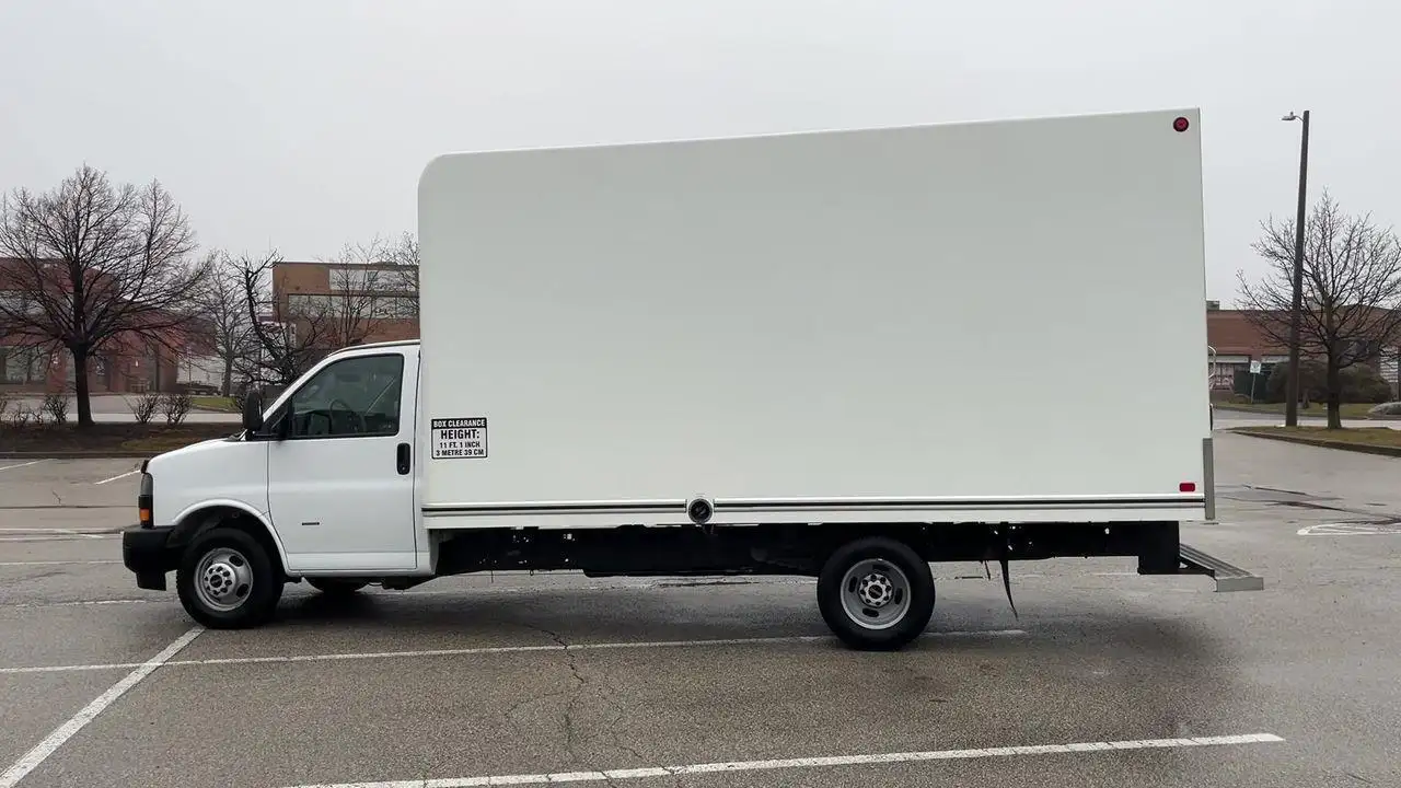GMC Savana снимка GMC Savana