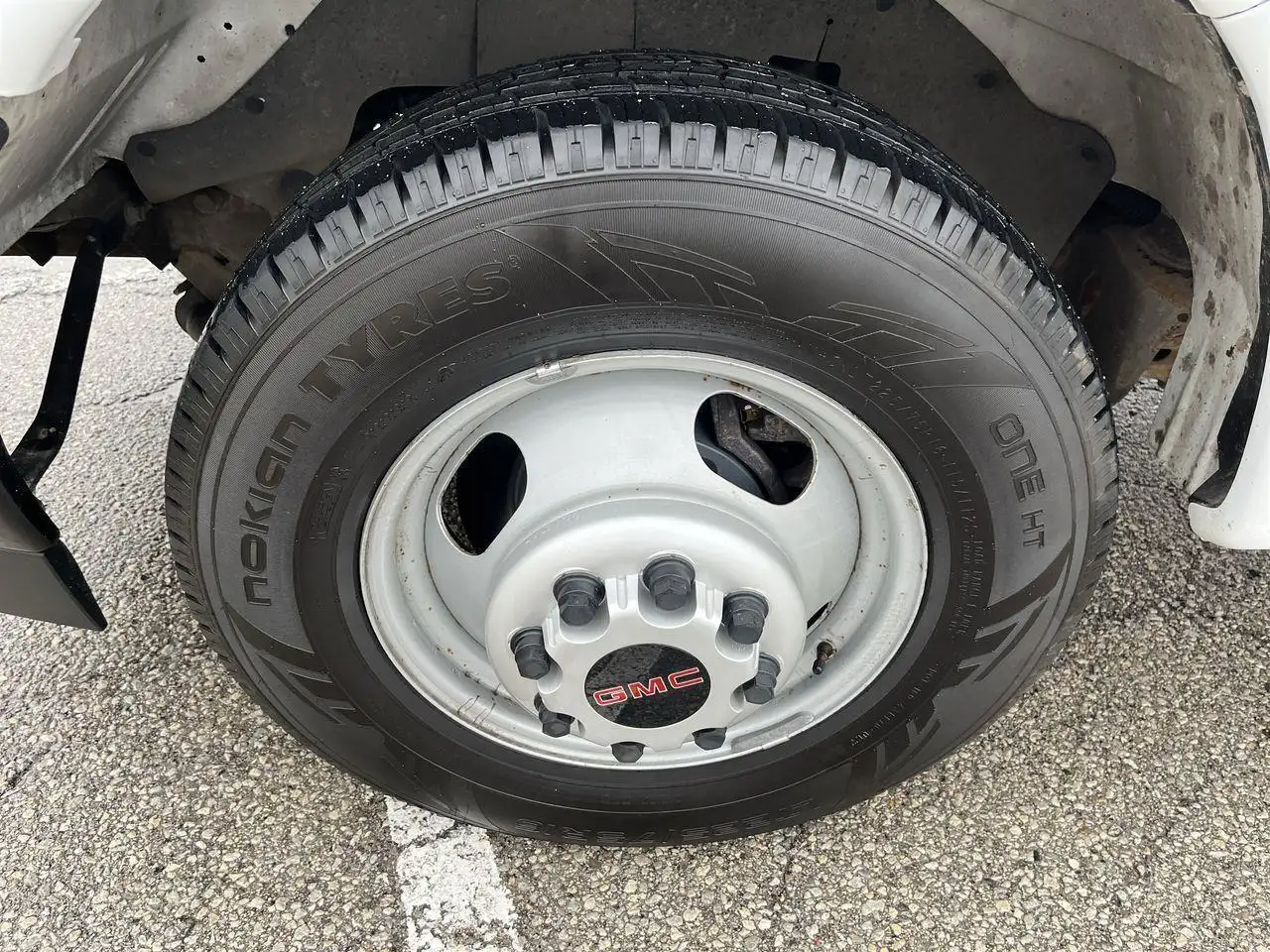 GMC Savana снимка GMC Savana