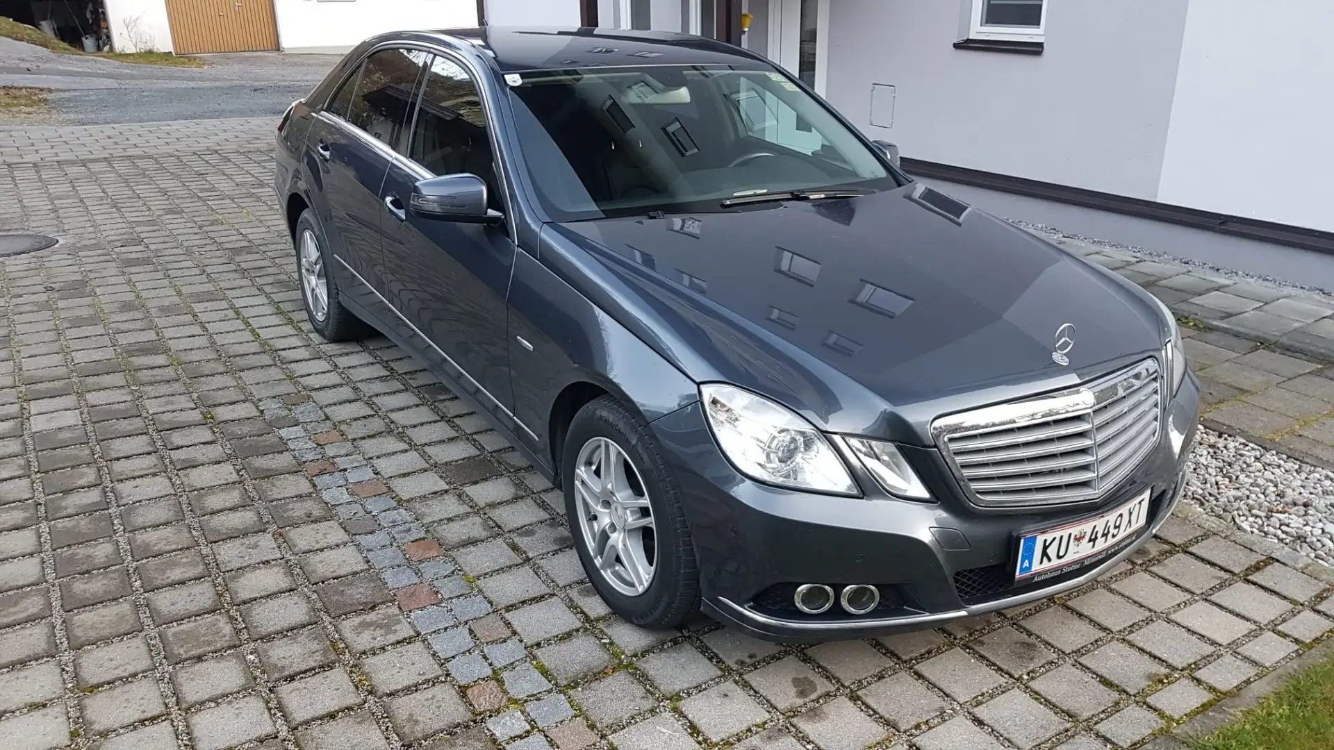 Mercedes-Benz E 220 CDI DPF BlueEFFICIENCY Automatik Elegance - 2