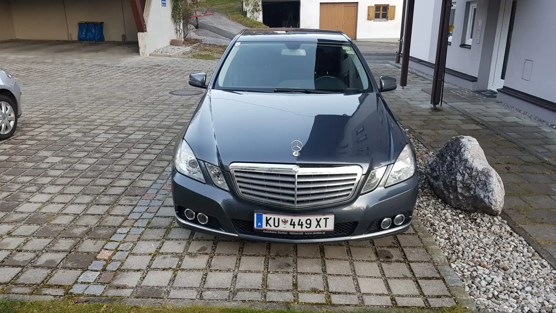 Mercedes-Benz E 220 CDI DPF BlueEFFICIENCY Automatik Elegance - 1