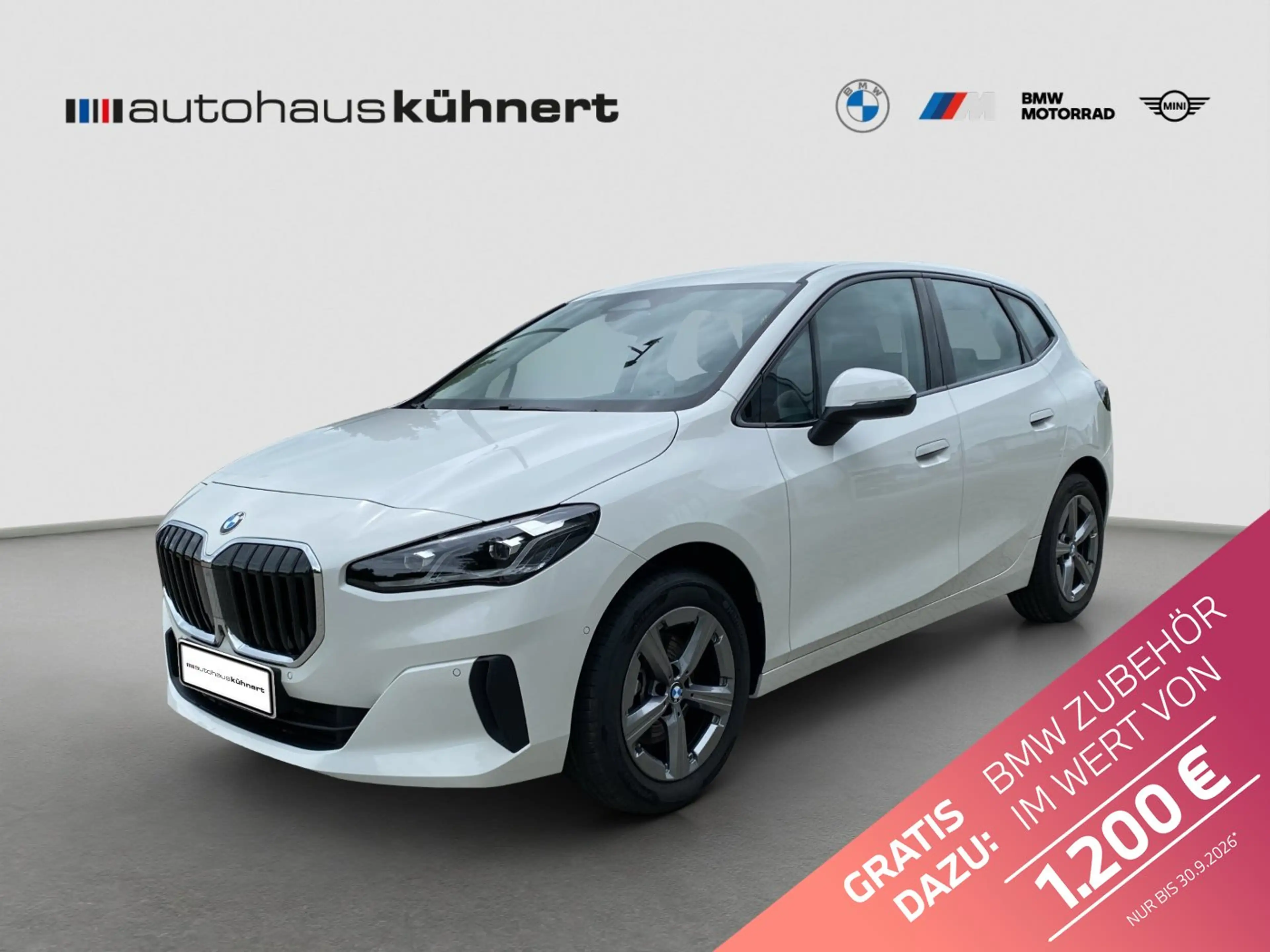 BMW 220 i Active Tourer ACC LED SpurAss AHK HUD HiFi