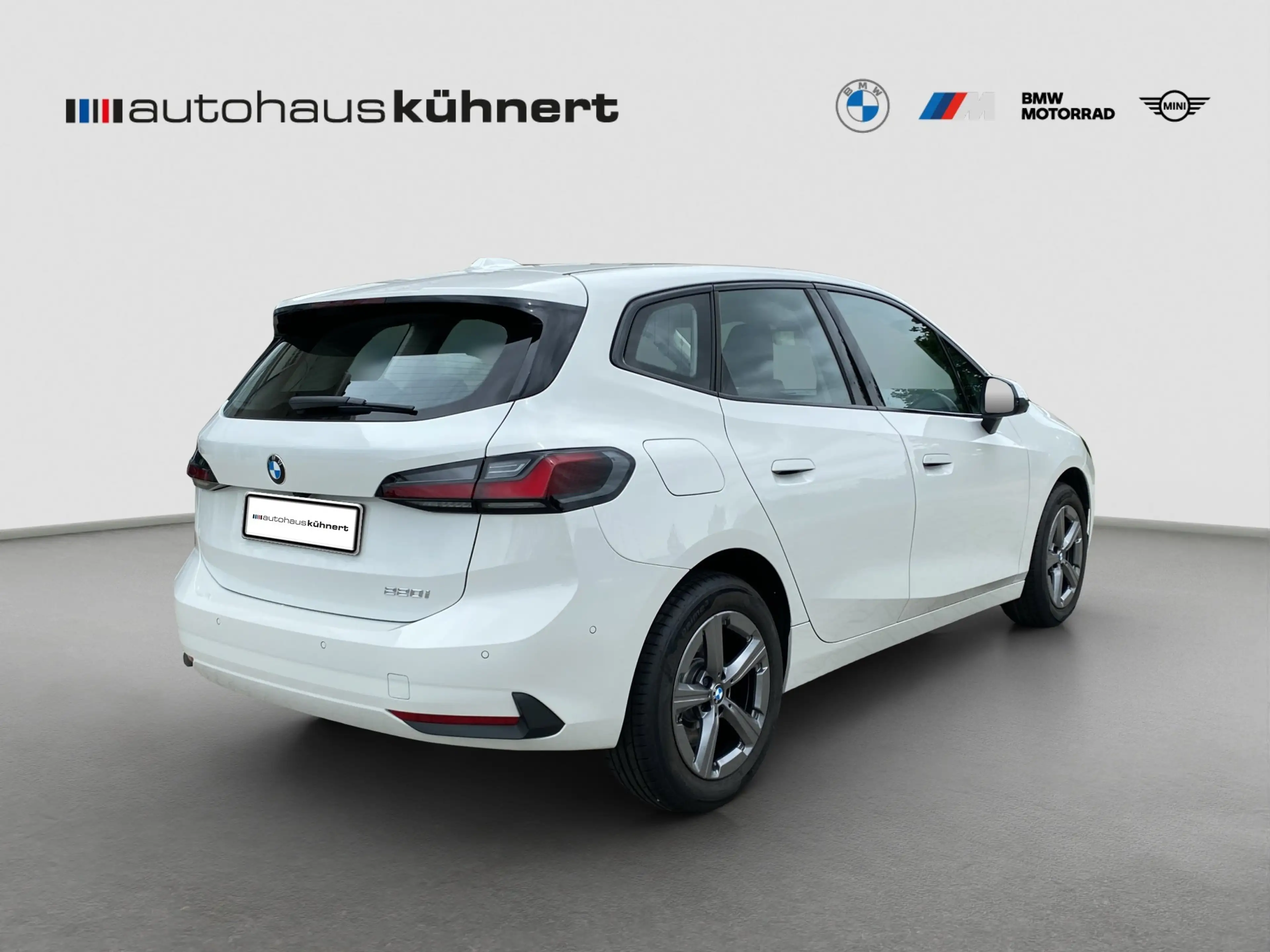 BMW 220 i Active Tourer ACC LED SpurAss AHK HUD HiFi — photo 7