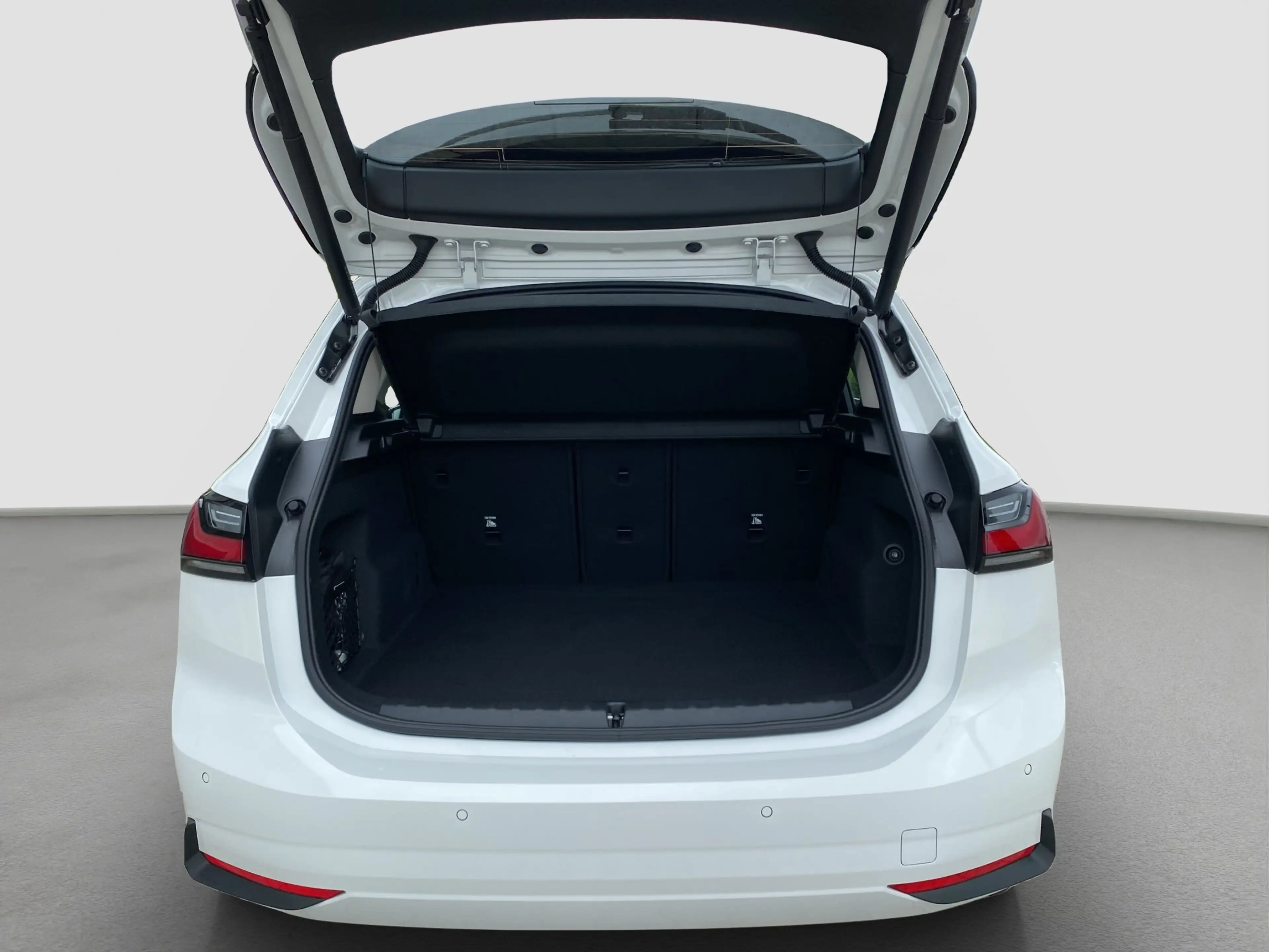 BMW 220 i Active Tourer ACC LED SpurAss AHK HUD HiFi — photo 10