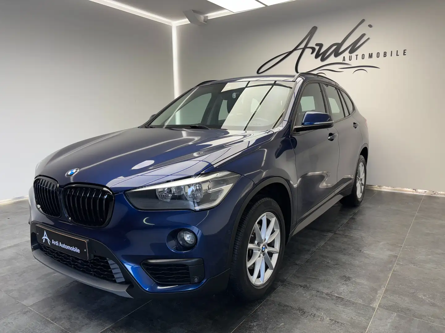 BMW X1 1.5 dA sDrive16 *CAPTEUR AV+AR*CUIR*GARANTIE* Синий - 1