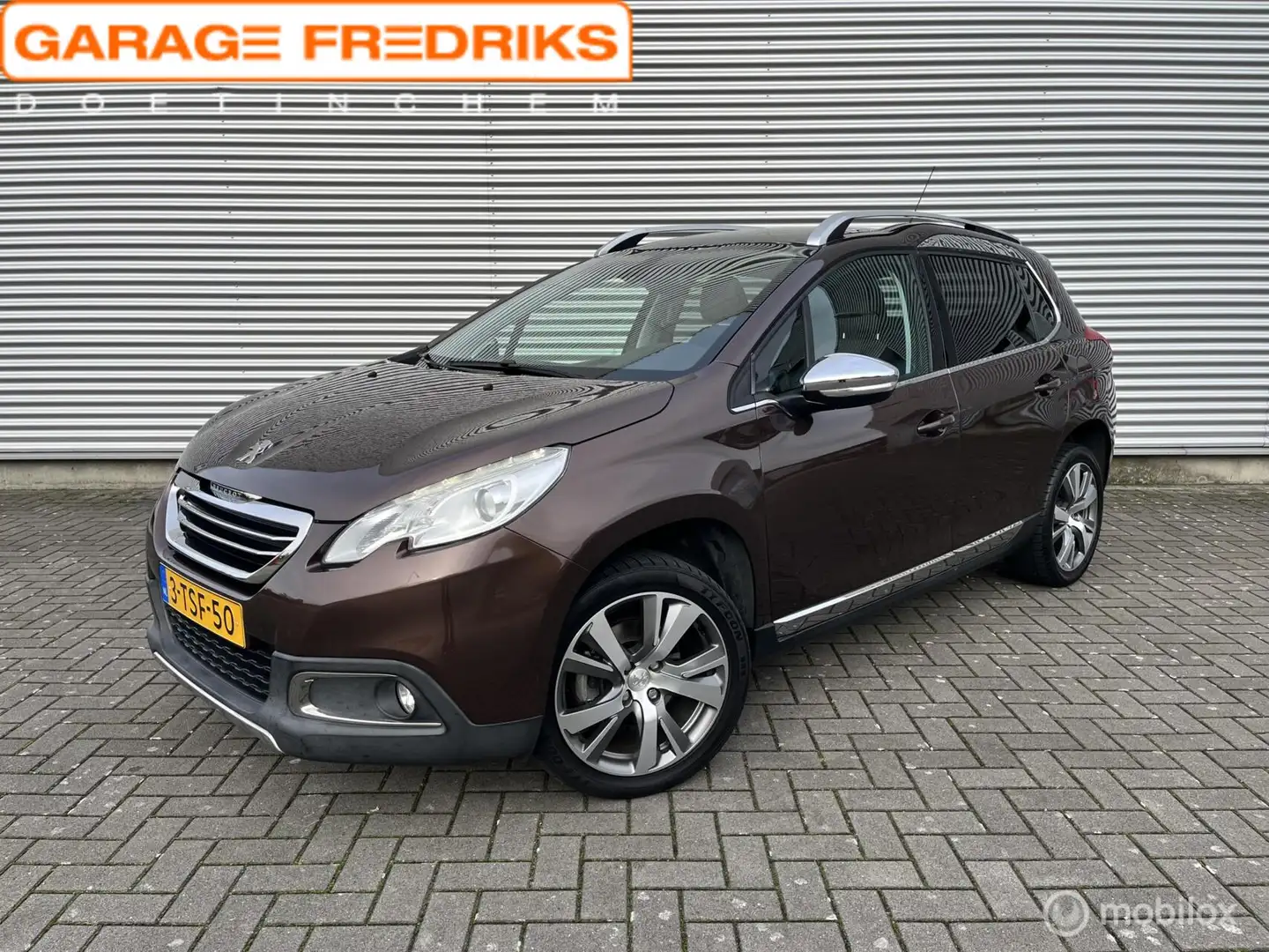 Peugeot 2008 1.6 VTi Féline | Pano | Trekhaak | Navi | Braun - 1