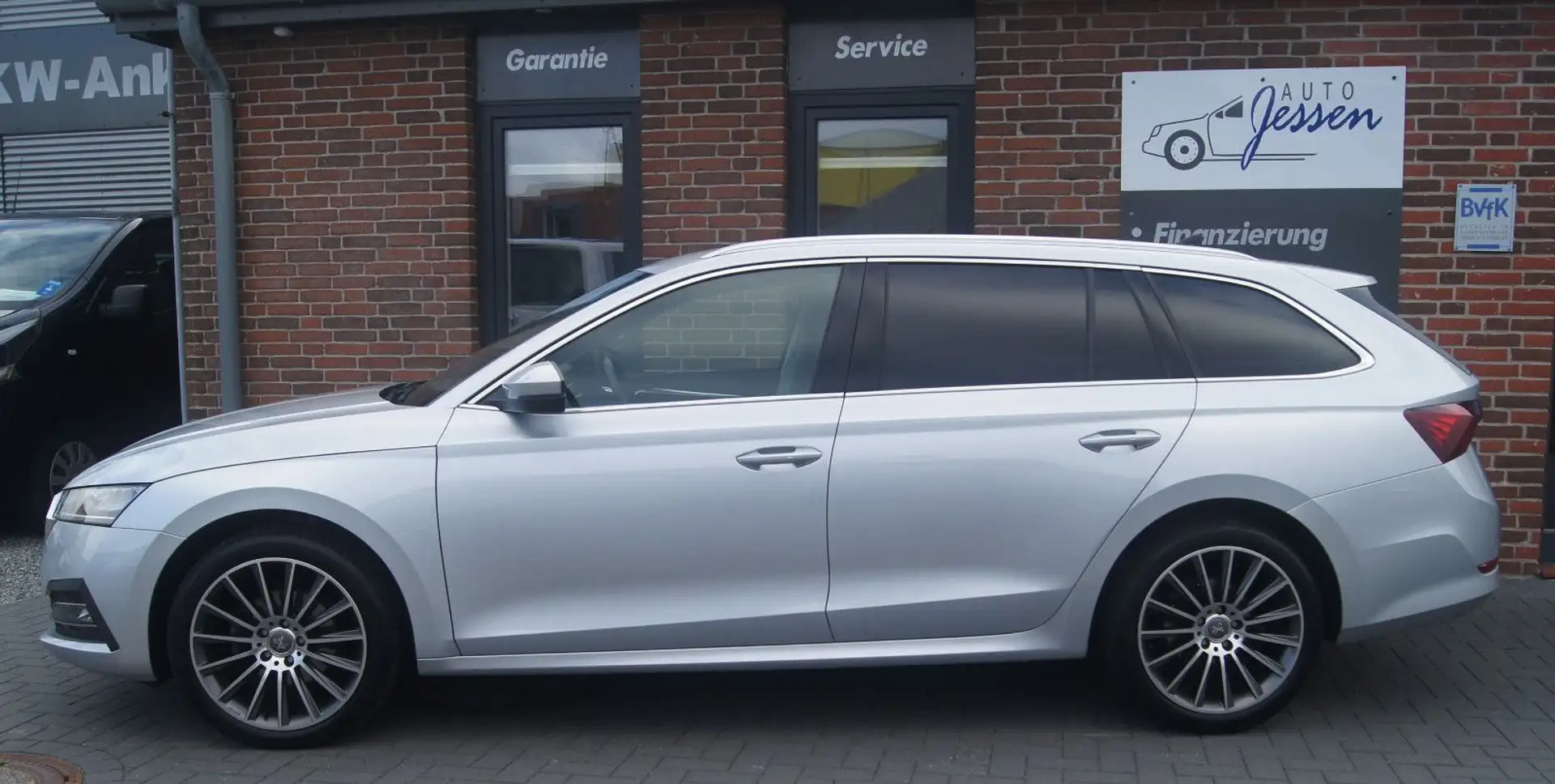Skoda Octavia Combi 2.0tdi Style DSG LED/Navi/Shz/Temp Argent - 2