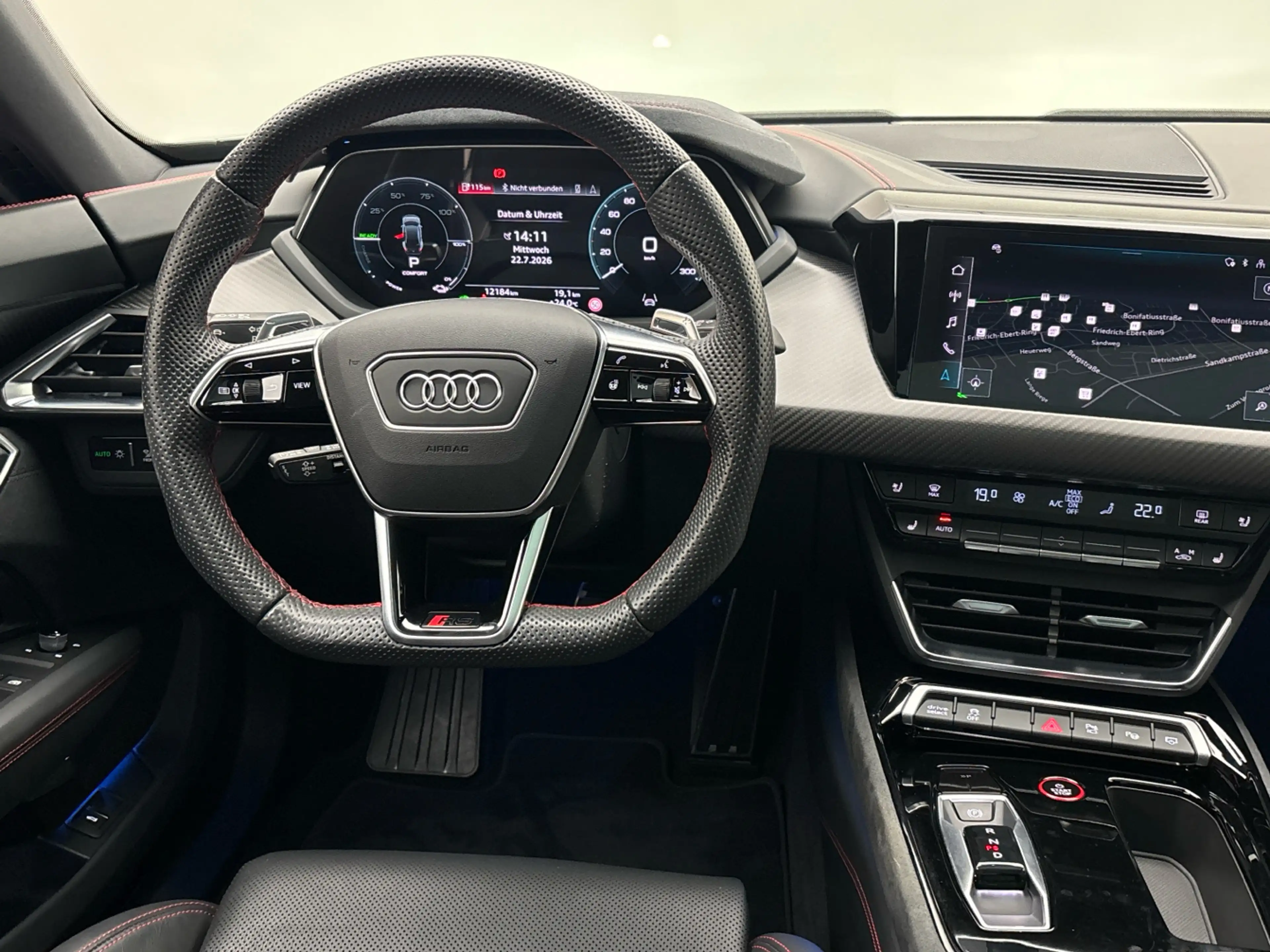 Audi RS e-tron GT Pano B&O ACC HUD — photo 8