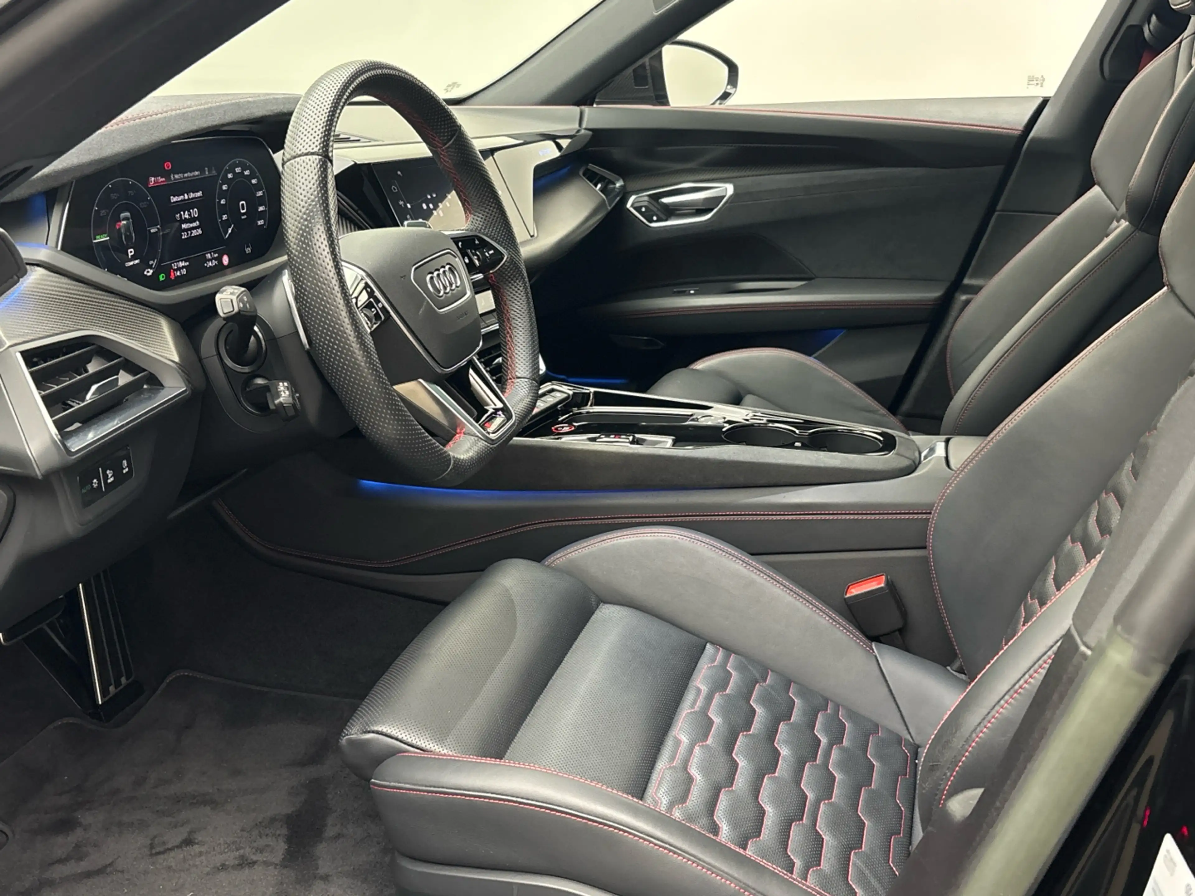 Audi RS e-tron GT Pano B&O ACC HUD — photo 9