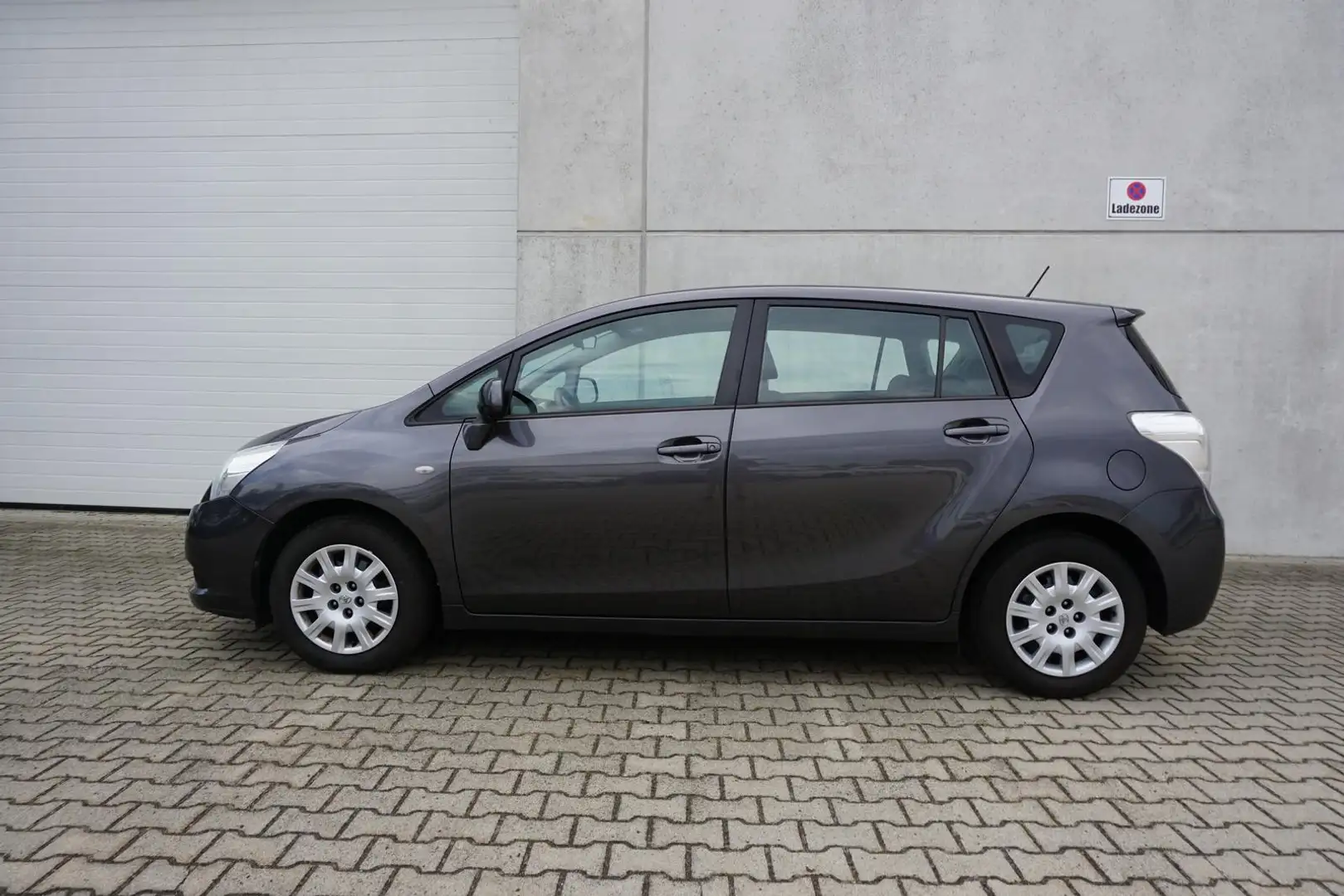 Toyota Verso 1.6 16V PDC Tempomat Freisprech Сірий - 2