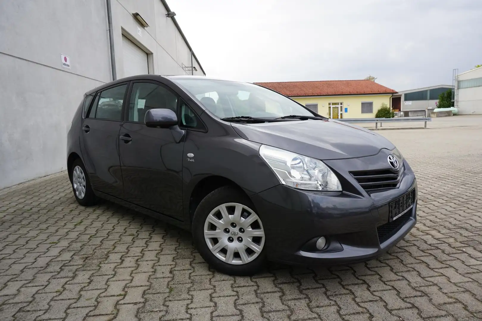 Toyota Verso 1.6 16V PDC Tempomat Freisprech Сірий - 1