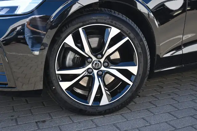Volvo V60 view 11