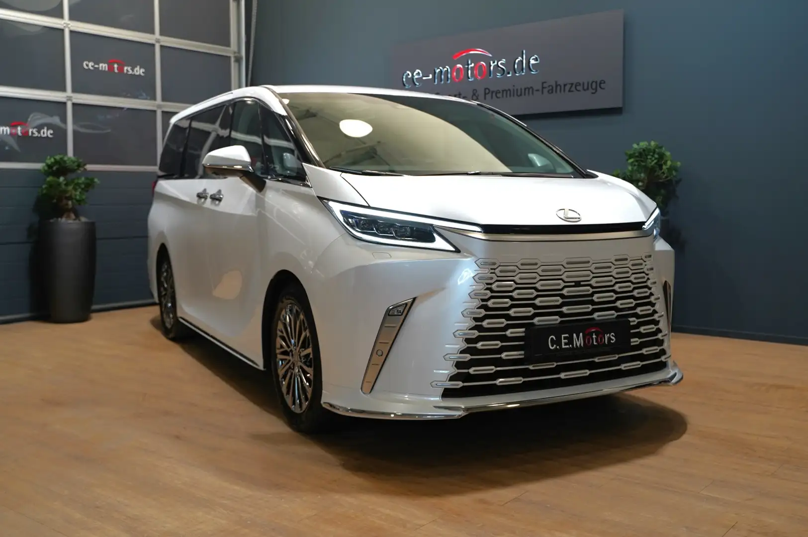 Lexus LM 350 LM 350h LUXURY 4WD MY2024*STOCK*6-SEAT Czarny - 2