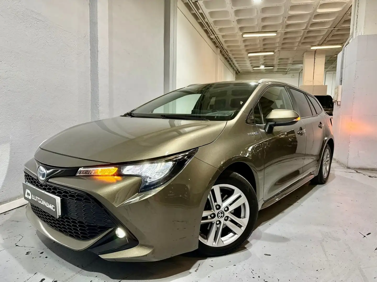 Toyota Corolla Touring Sports 125H Active Tech Brun - 1