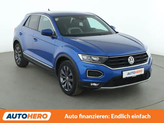 Volkswagen T-Roc view 8