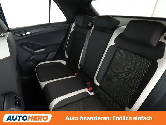 Volkswagen T-Roc view 14