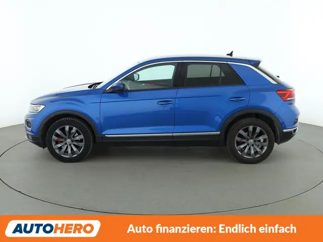 Volkswagen T-Roc view 3