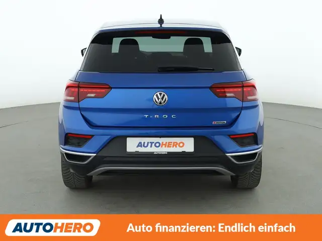 Volkswagen T-Roc view 5